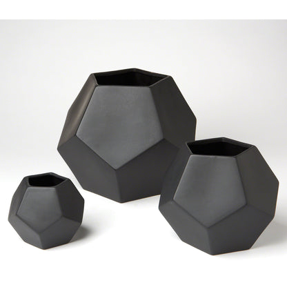 Faceted Vase by Global Views. Made from ceramic in a modern style.