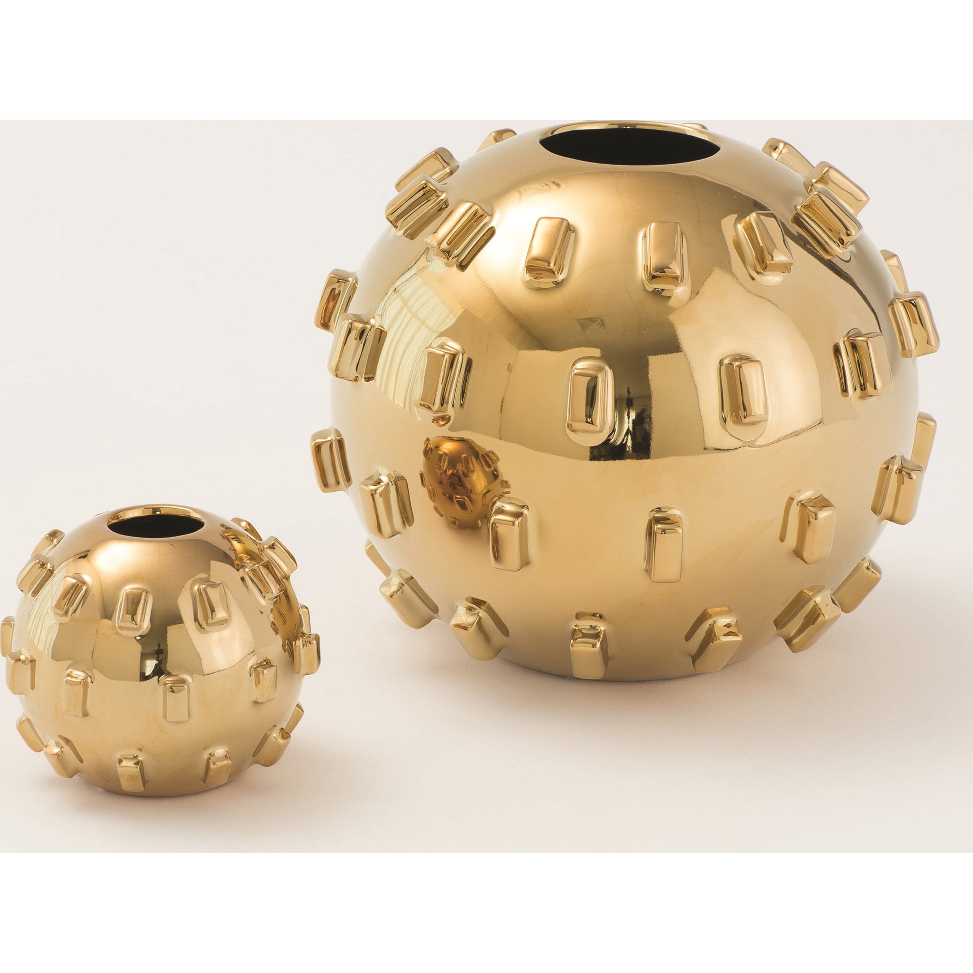 Thielo Vase by Global Views. Made from ceramic in a modern style.