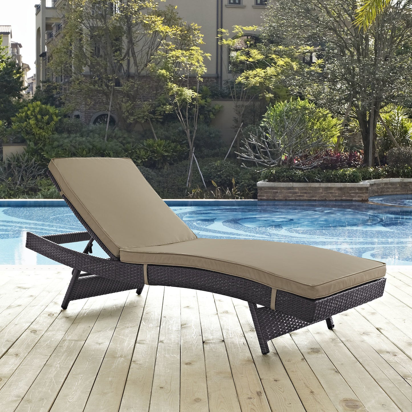 019 S-292855 | Lifestyle | Amelia Outdoor Patio Chaise by Evans & Londeen. Made from synthetic rattan weave, powder coated aluminum, cushion density is 24kg, m3 in a modern style.