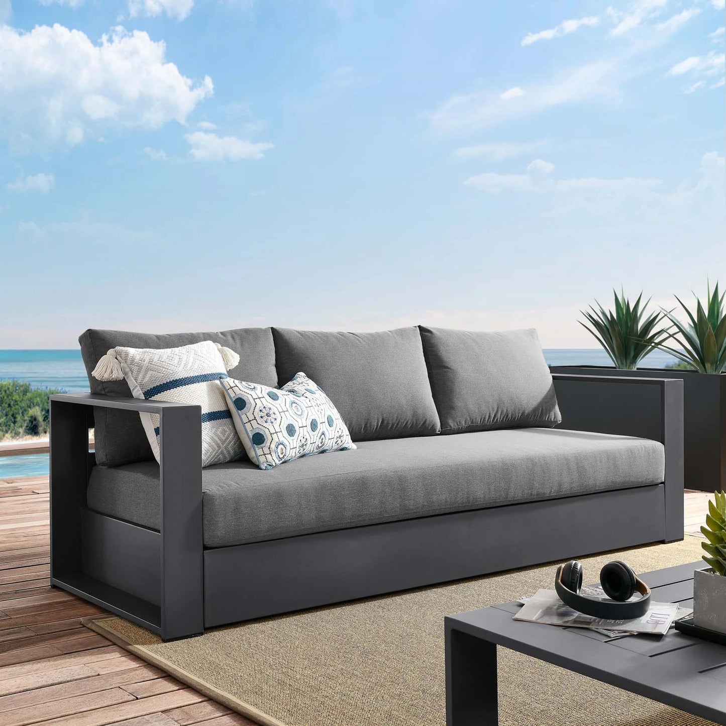 043 SI-1929654 | Lifestyle | Conejos Powder-Coated Aluminum Sofa by Evans & Londeen. Made from seat cushion: foam density 30kgs, m3, seat front is covered by 20mmt spraying bonded wadding in a modern style.
