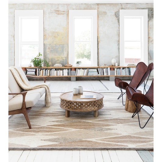 Evelina EVE-04 Rug by Loloi in taupe, bark. Made from 25% wool, 21% viscose, 20% cotton, 18% viscose from bamboo, 8% chenille, 5% acrylic, 3% linen in a modern 