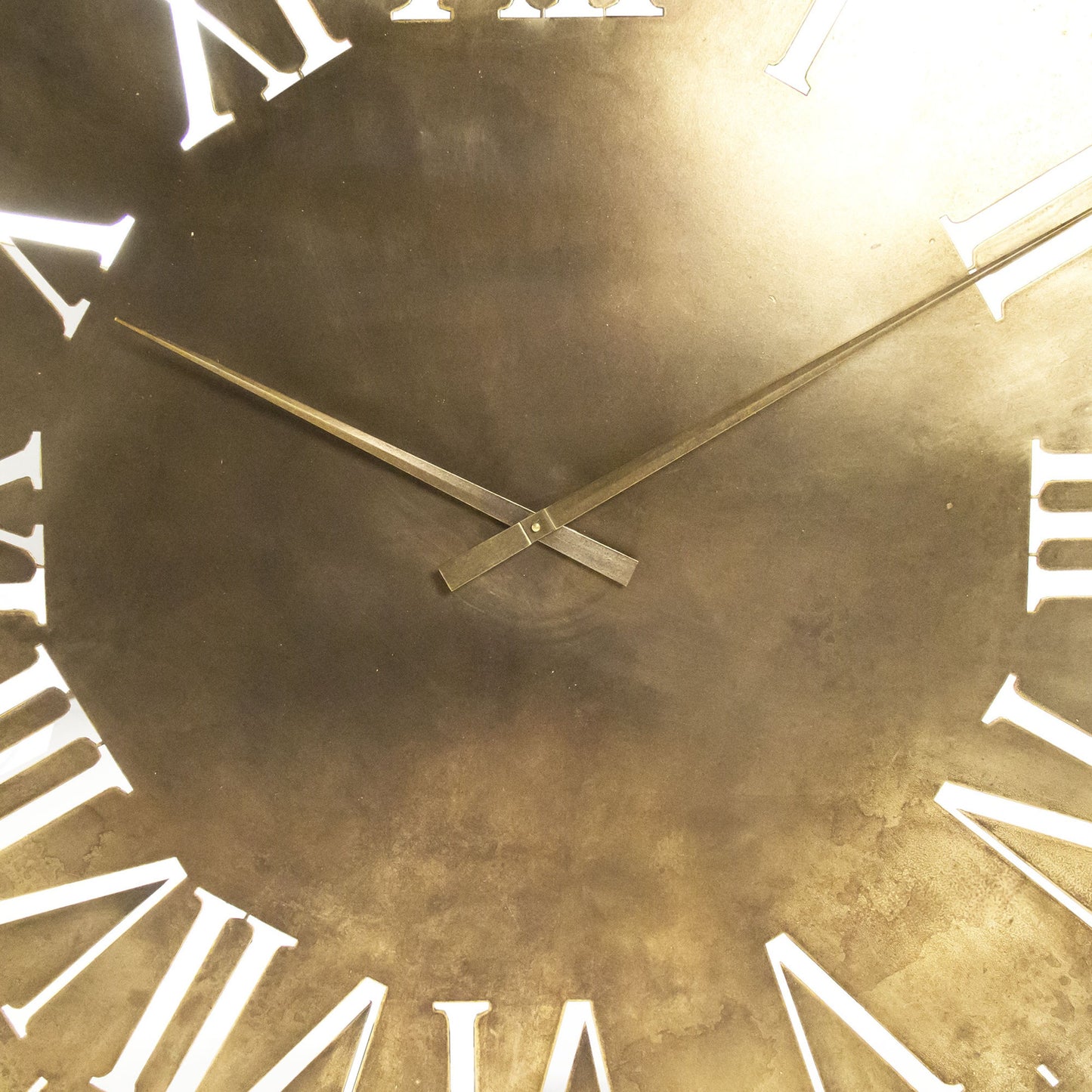 004 S-337523 | Closeup | Laure Clock by Zentique in distressed gold and iron, mirror, mdf. Made from iron, mirror, mdf in a traditional style.