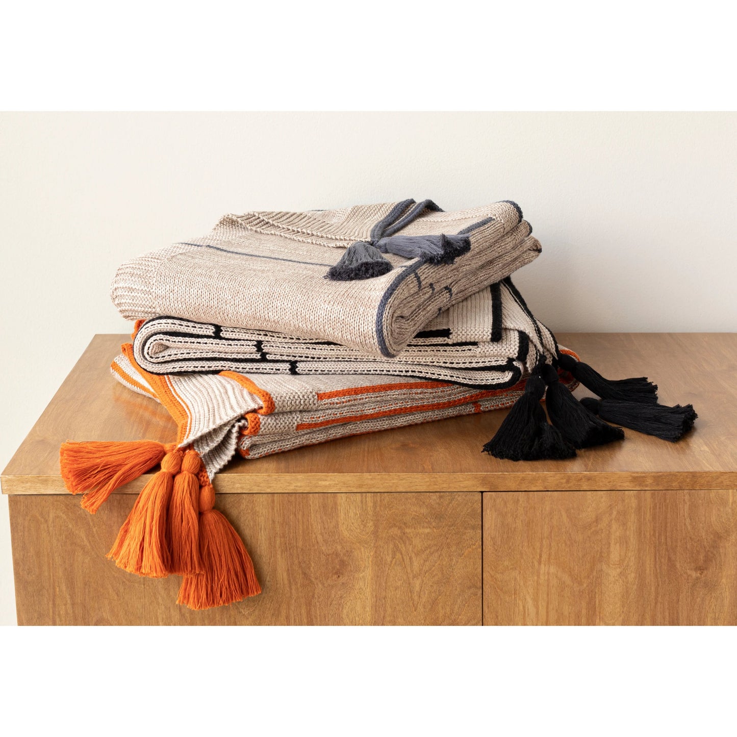 008 SR-754727 | Lifestyle | Fleck - 20241 by Livabliss in beige, black. Made from 100% cotton in a modern style.