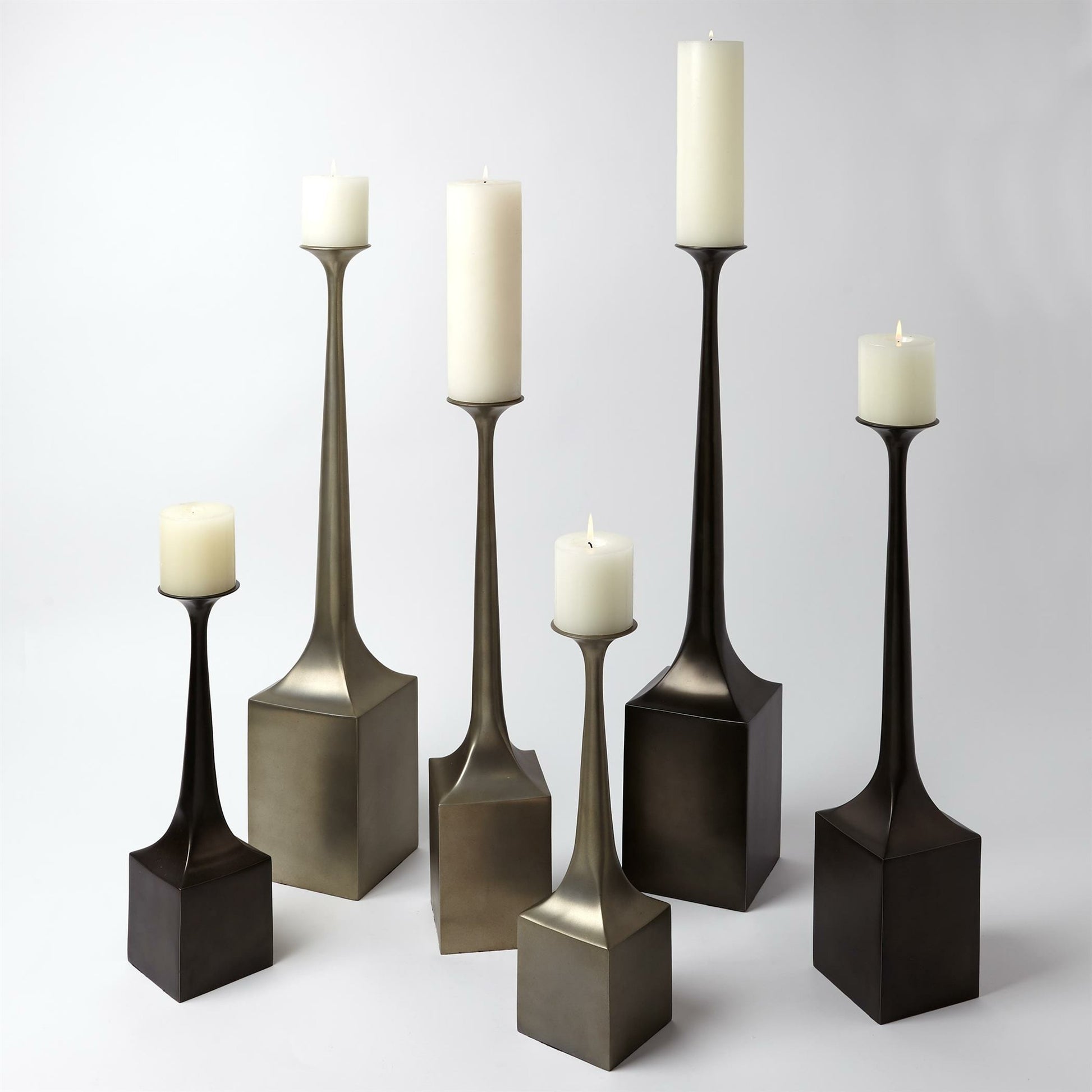 Giac C/S by Global Views in bronze. Made from aluminum in a eclectic & global style.