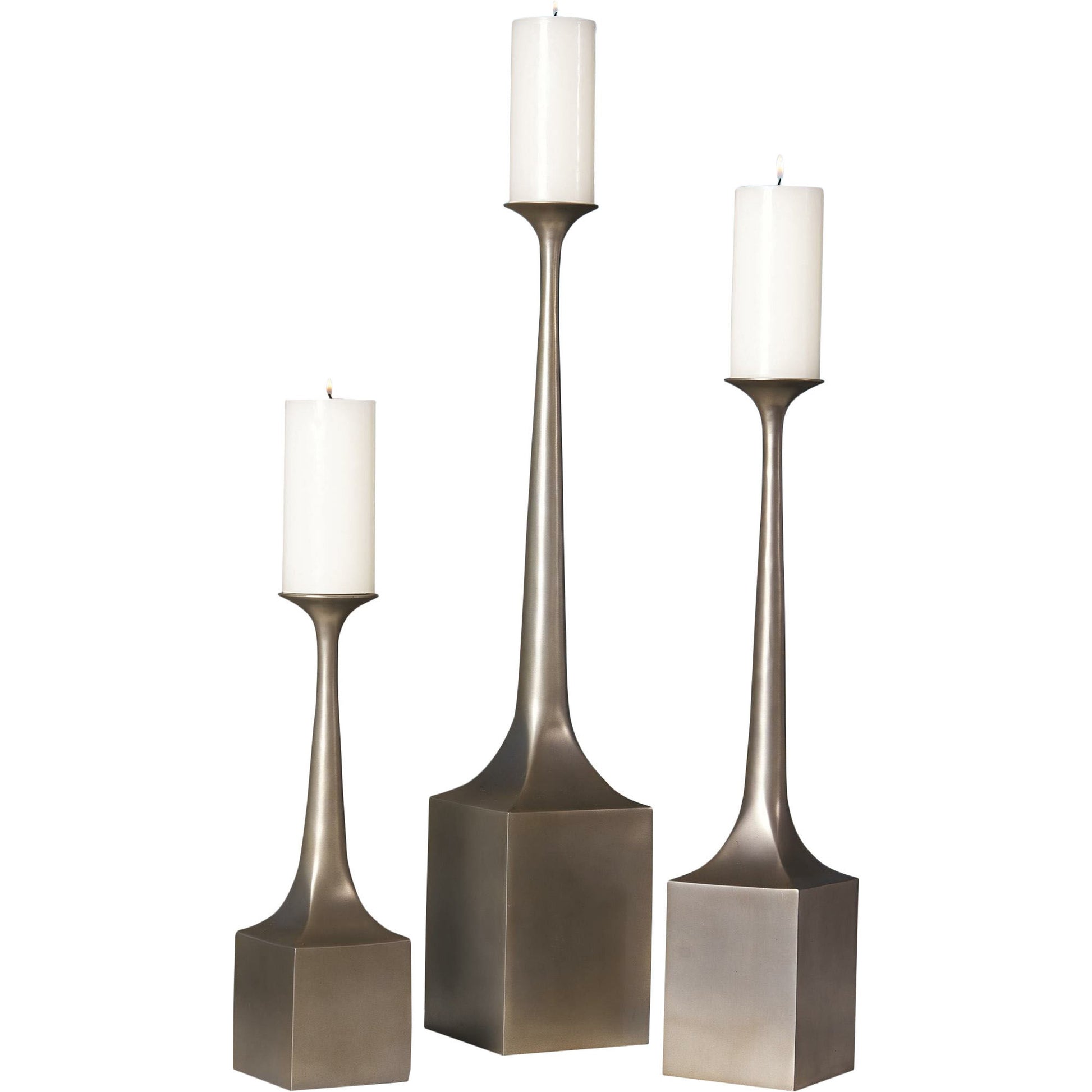 Giac C/S by Global Views in bronze. Made from aluminum in a eclectic & global style.