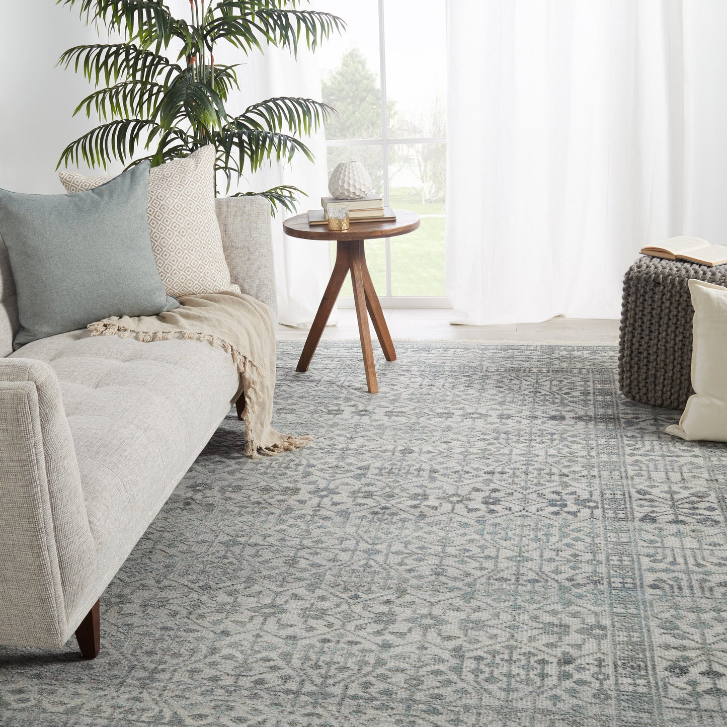 002 SI-2062322,SR-889683,SR-889684 | Lifestyle | Gaia GAI02 Rug by Jaipur Living in gray, light blue. Made from unique in a unique style.