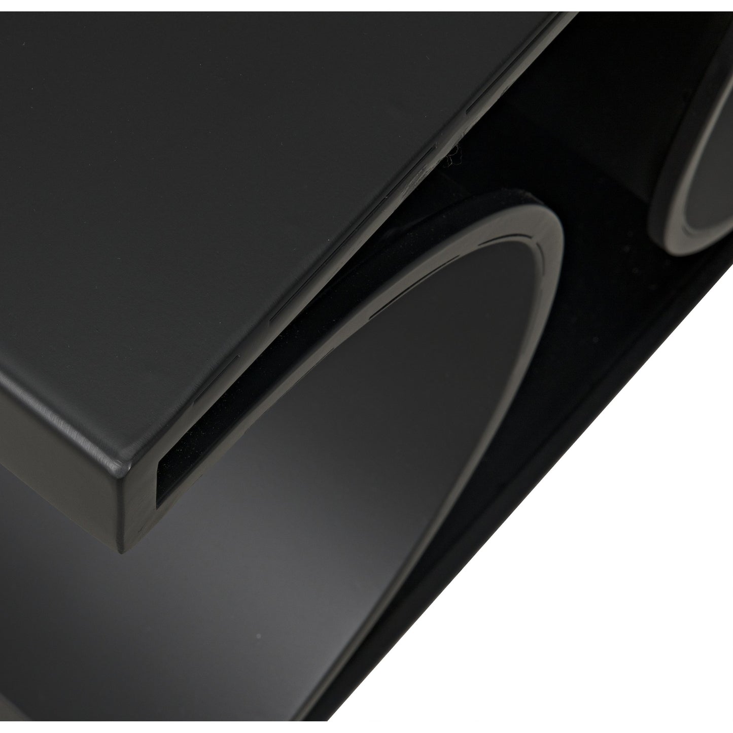 008 S-334313 | Closeup | Alec Side Table by Noir in metal. Made from metal in a modern style.