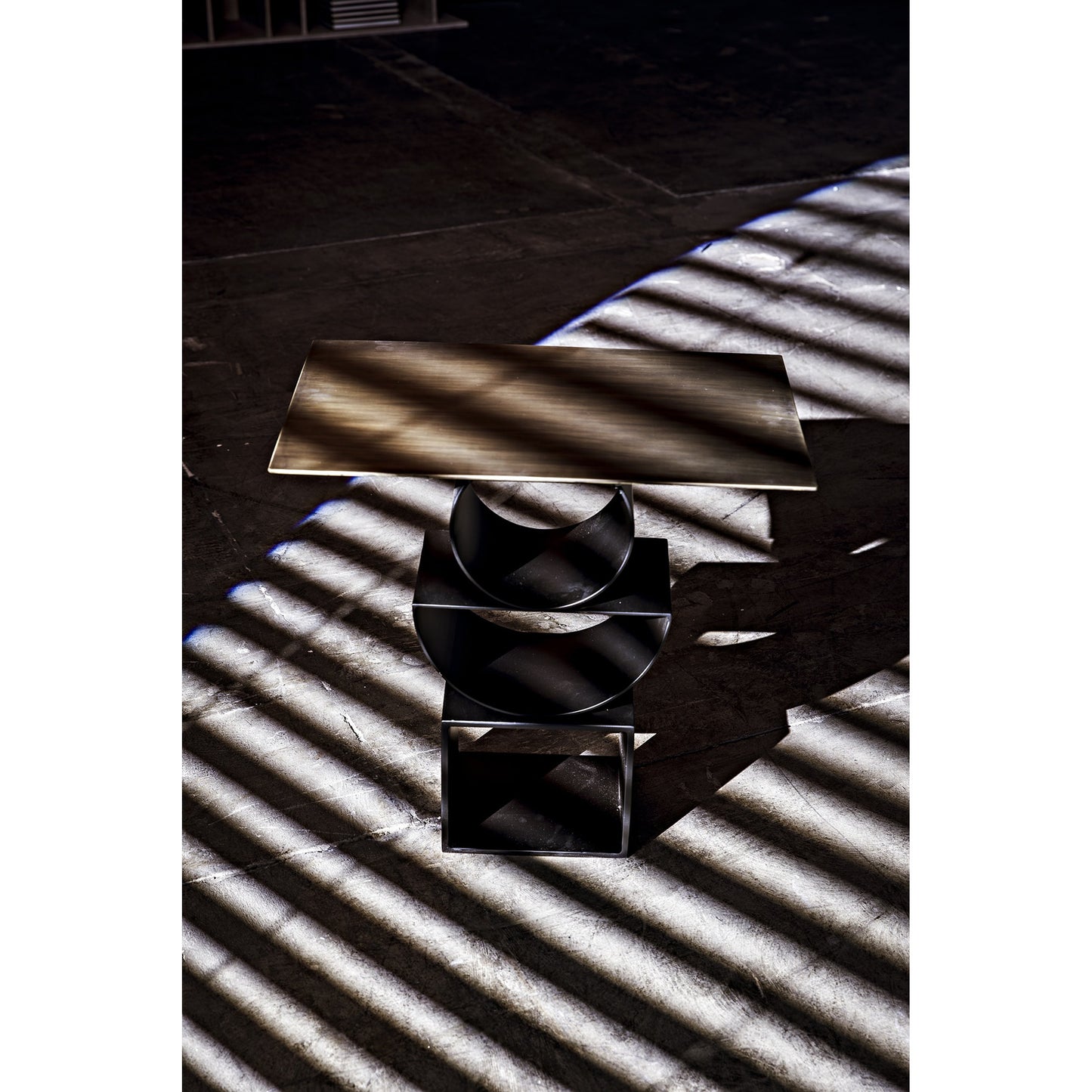 004 SR-783770 | Lifestyle | Shape Side Table by Noir in black metal. Made from metal in a eclectic & global style.