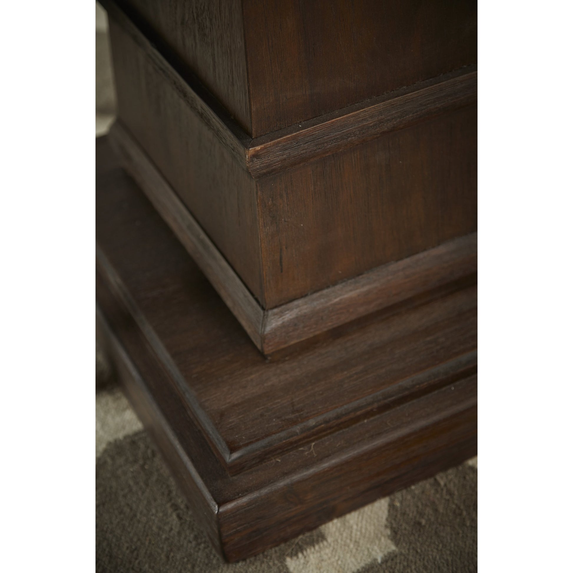 Hudson Square Dining Table by Essentials For Living in natural gray. Made from solid acacia, acacia veneer in a cottage & farmhouse style.