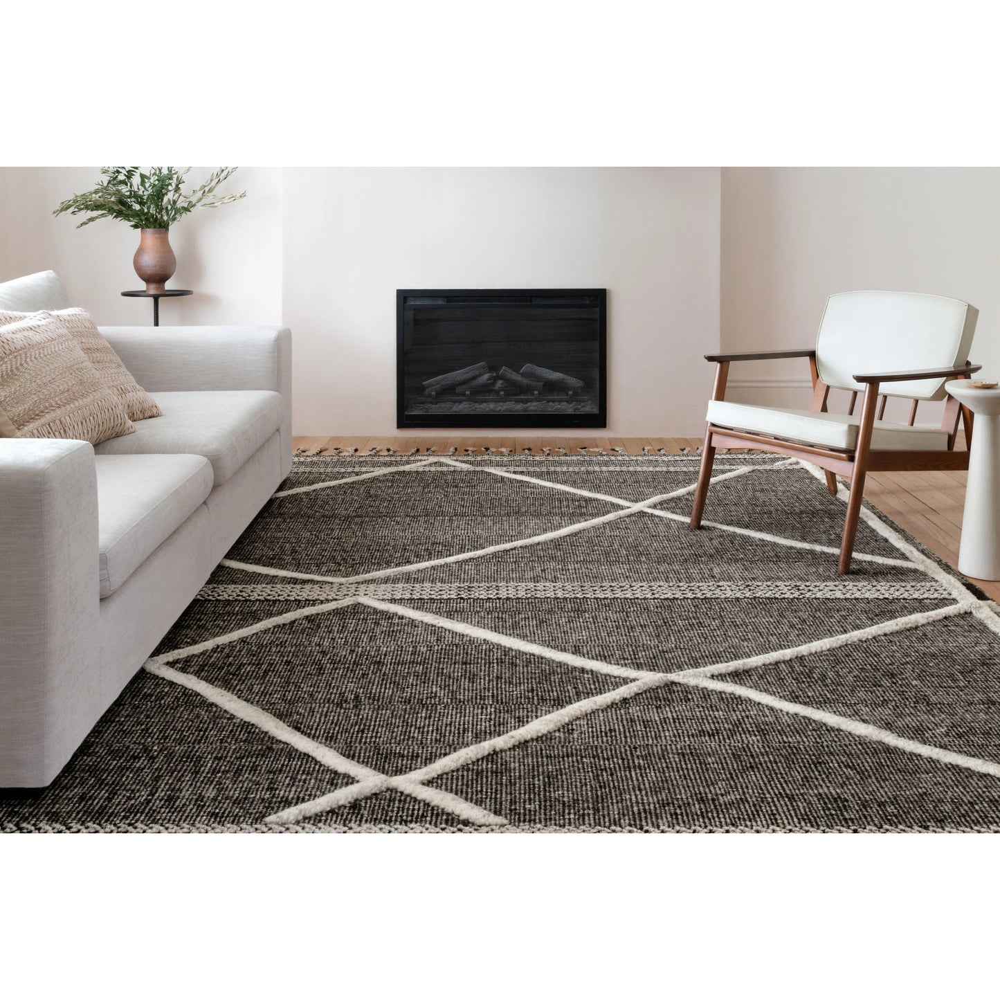 004 SR-785357,SR-785358,SR-785359,SR-785360,SR-785361,SR-785362,SR-785363 | Lifestyle | Iman IMA-02 Rug by Loloi in beige, charcoal. Made from 100% wool in a rustic style.