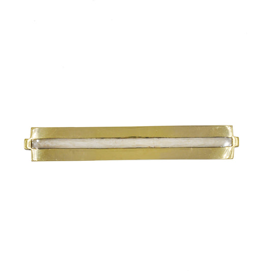 Karl Handle by Worlds Away. Made from resin, metal in a modern style.