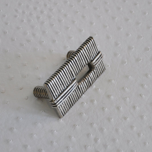 Kurt Knob by Worlds Away in antique silver. Made from resin, metal in a eclectic & global style.