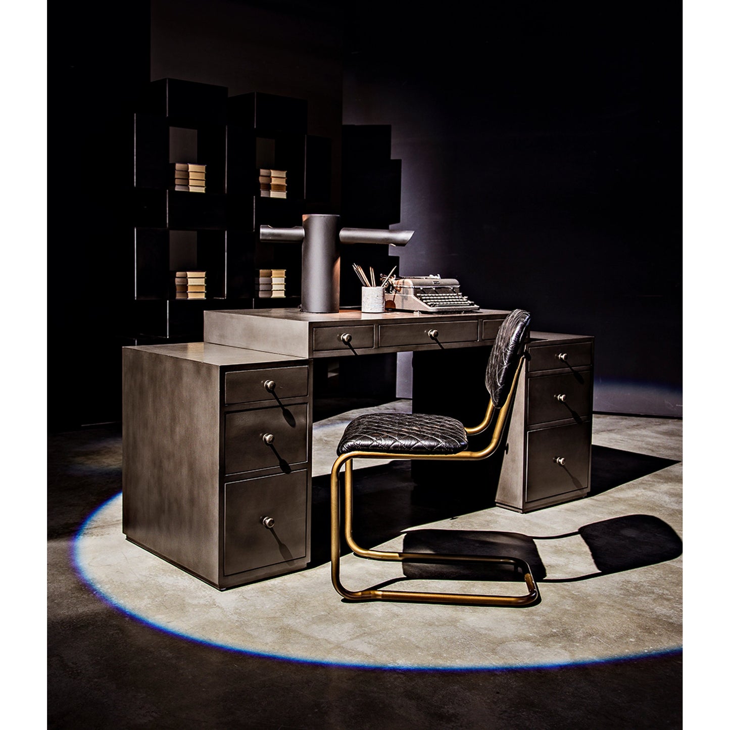 002 SR-834092 | Lifestyle | Statera Lamp by Noir in black metal. Made from metal in a modern style.