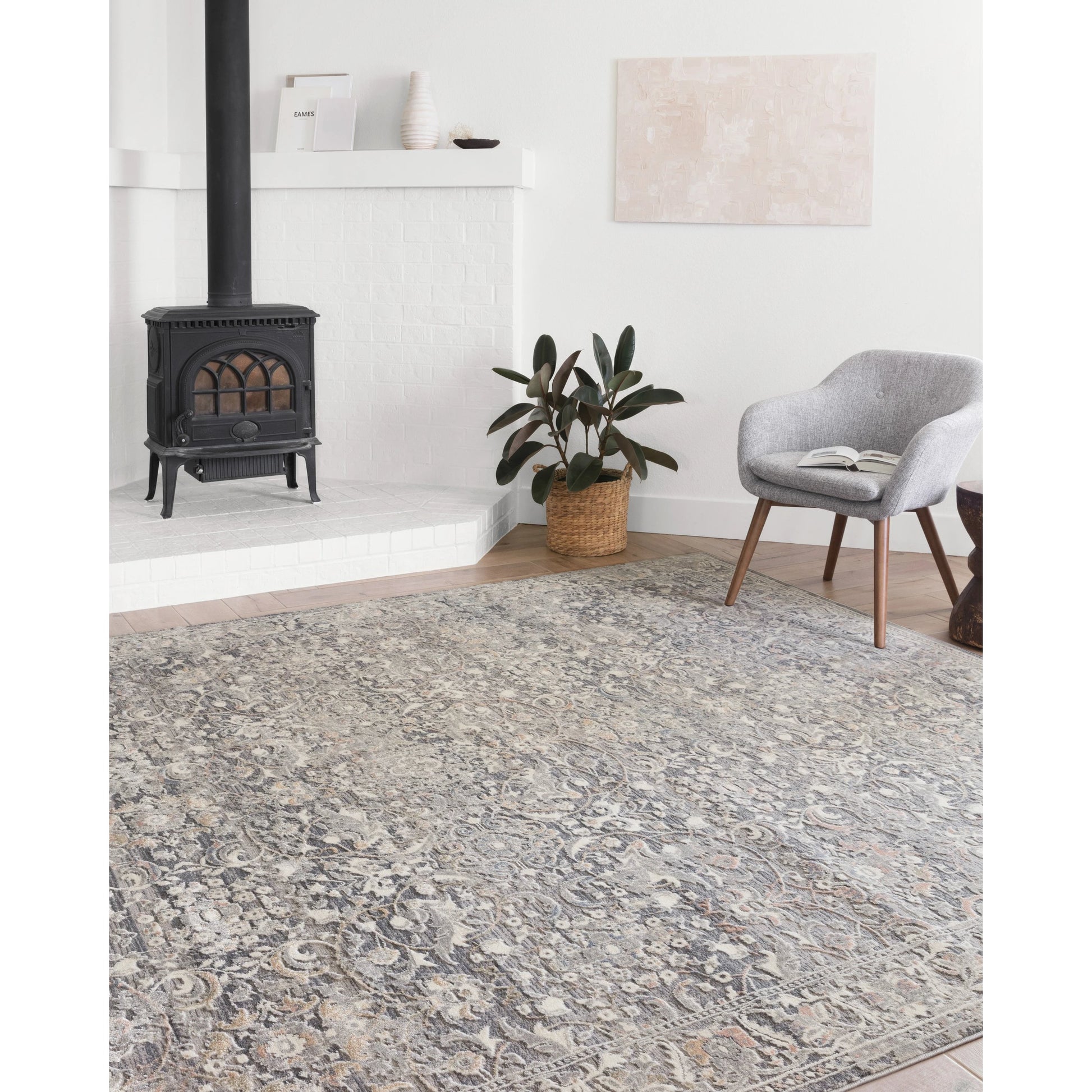 Lucia LUC-04 Rug by Loloi II in gray, mist. Made from polypropylene, polyester in a traditional style.