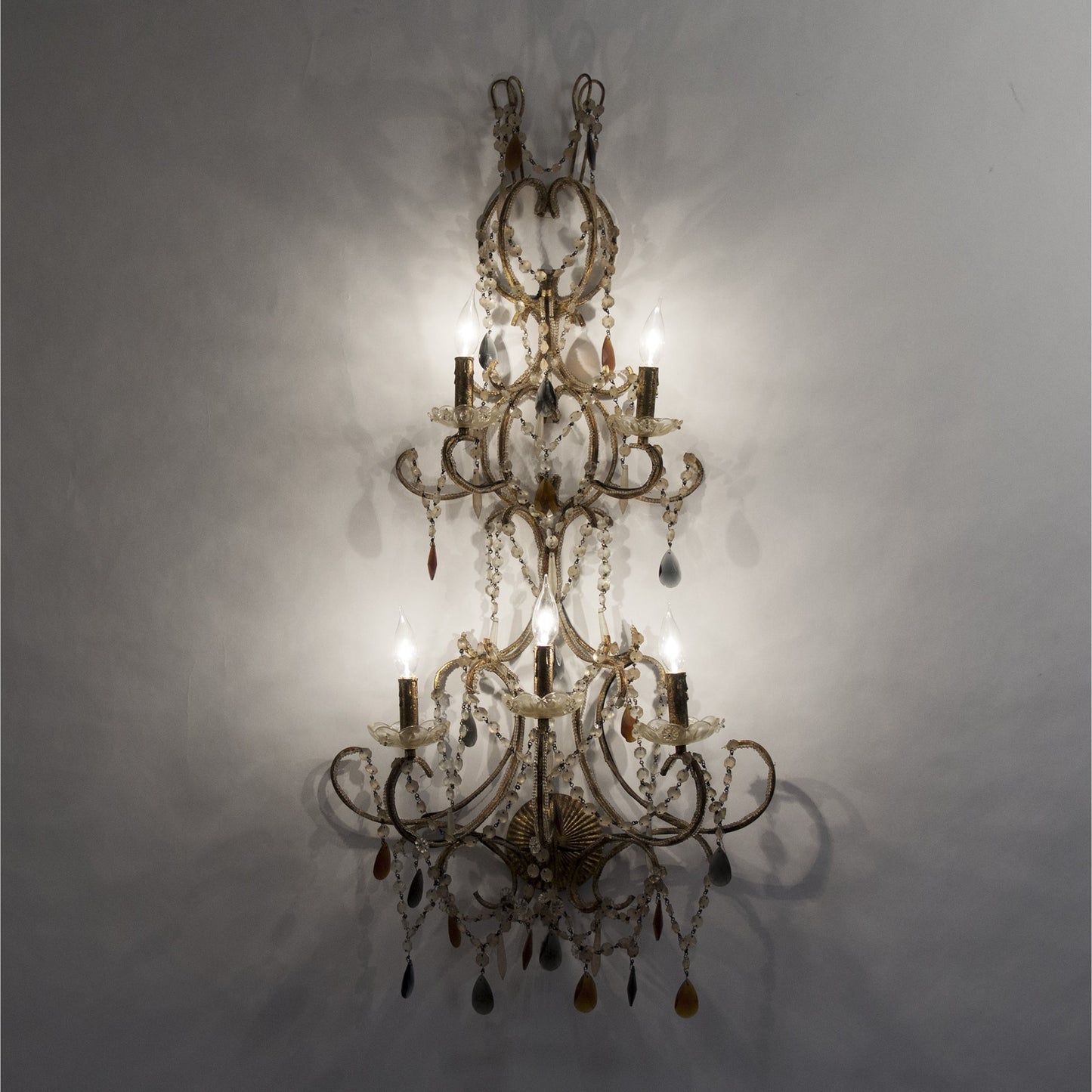 005 S-338291 | Lifestyle | Sara Wall Sconce by Zentique in gold and crystal, iron. Made from crystal, iron in a traditional style.