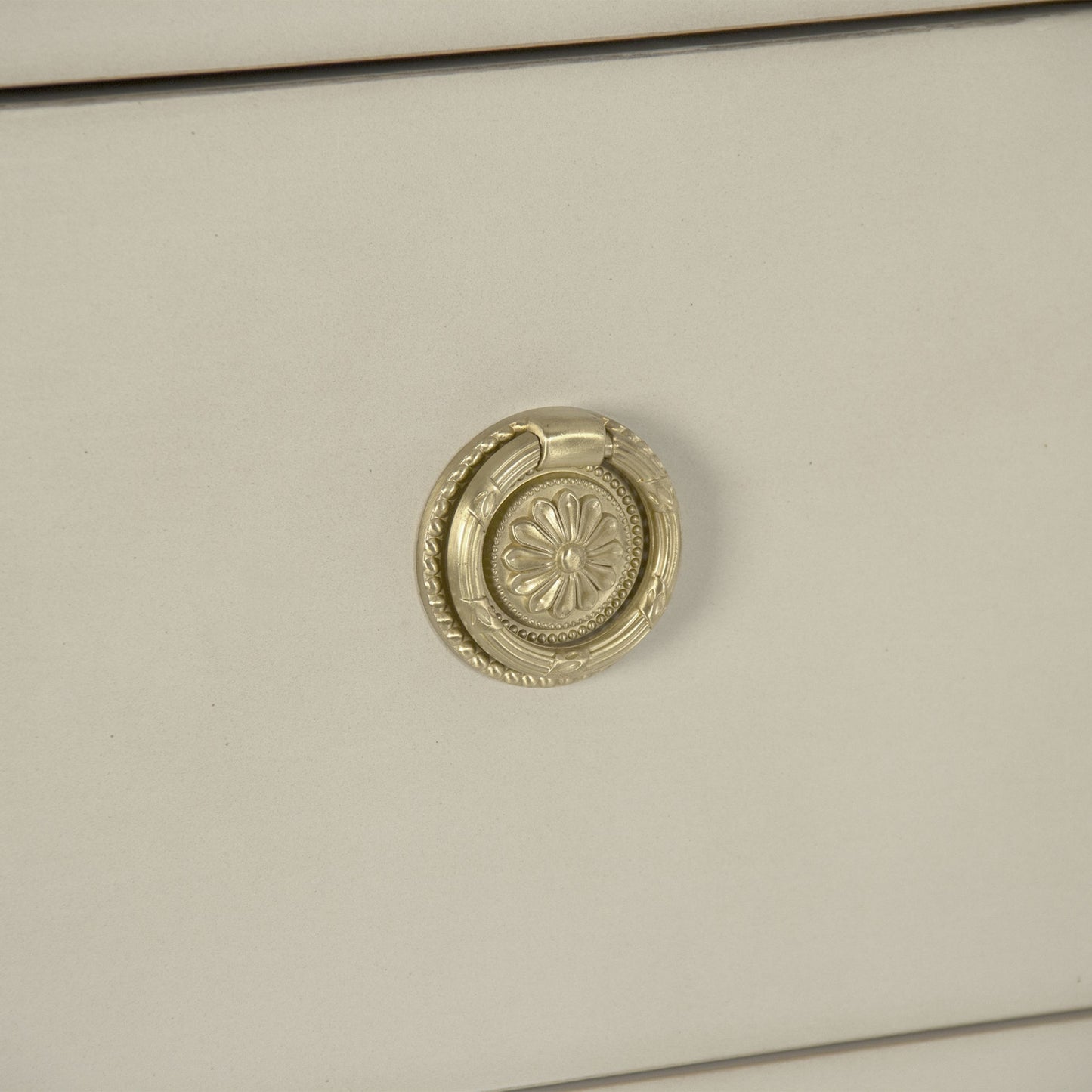 001 S-336568 | Primary Silo | Anjelica Dresser by Zentique in off-white, gold leaf and beech, plywood. Made from beech, plywood in a traditional style.