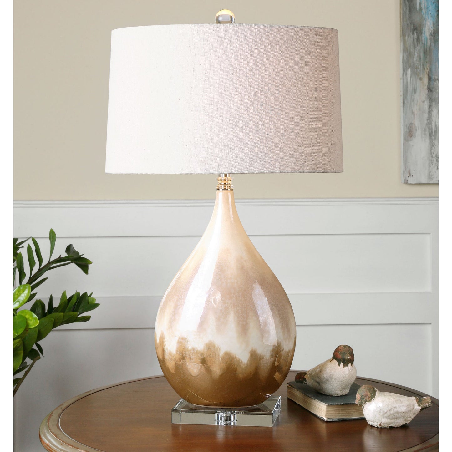 002 S-253313 | Lifestyle | Flavian Glazed Ceramic Lamp by Uttermost. Made from crystal, ceramic in a modern style.