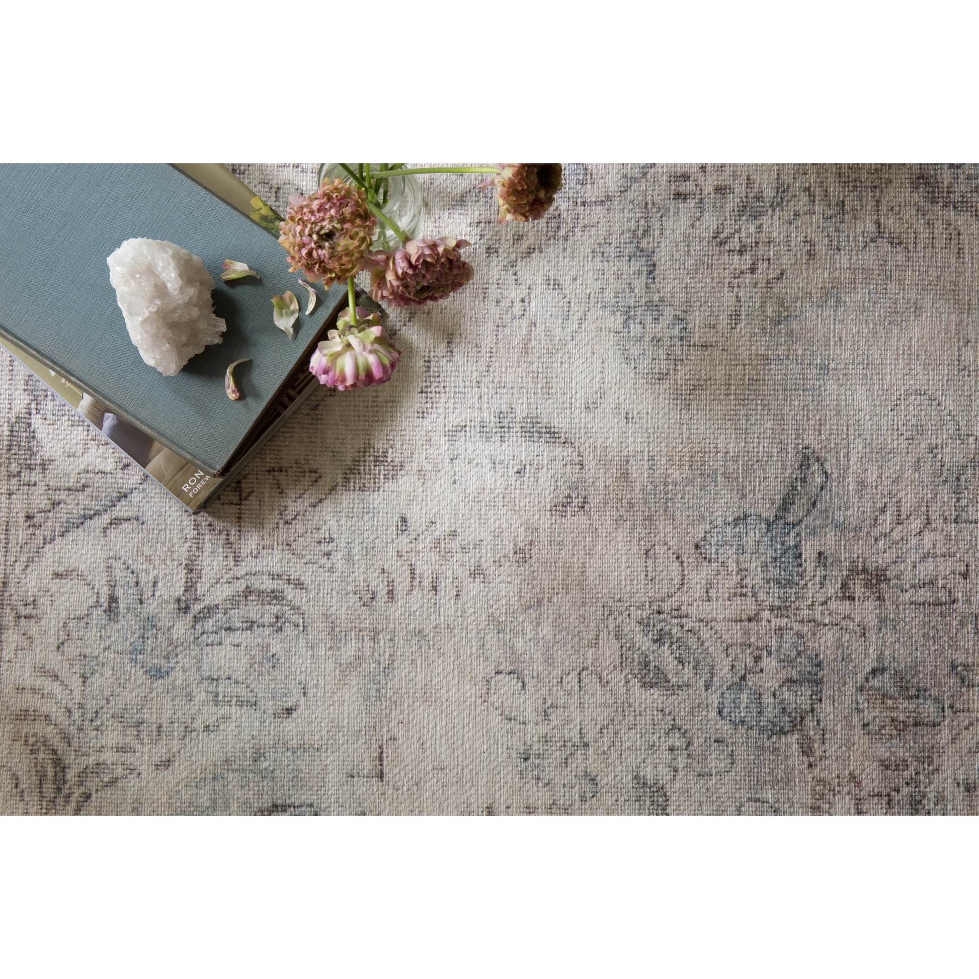 Loren LQ-04 Rug by Loloi in silver, slate. Made from 100% polyester in a traditional style.