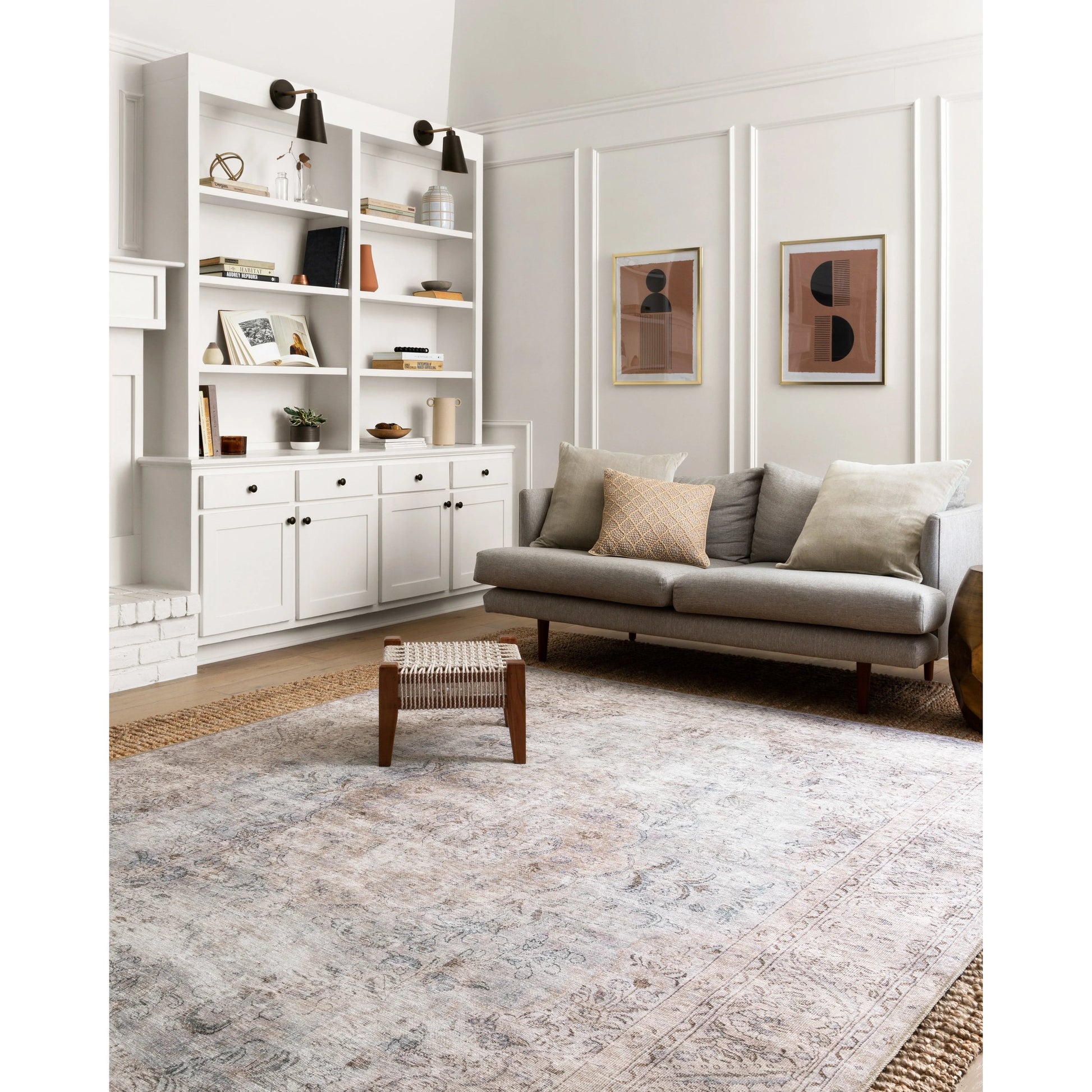 Loren LQ-04 Rug by Loloi in silver, slate. Made from 100% polyester in a traditional style.