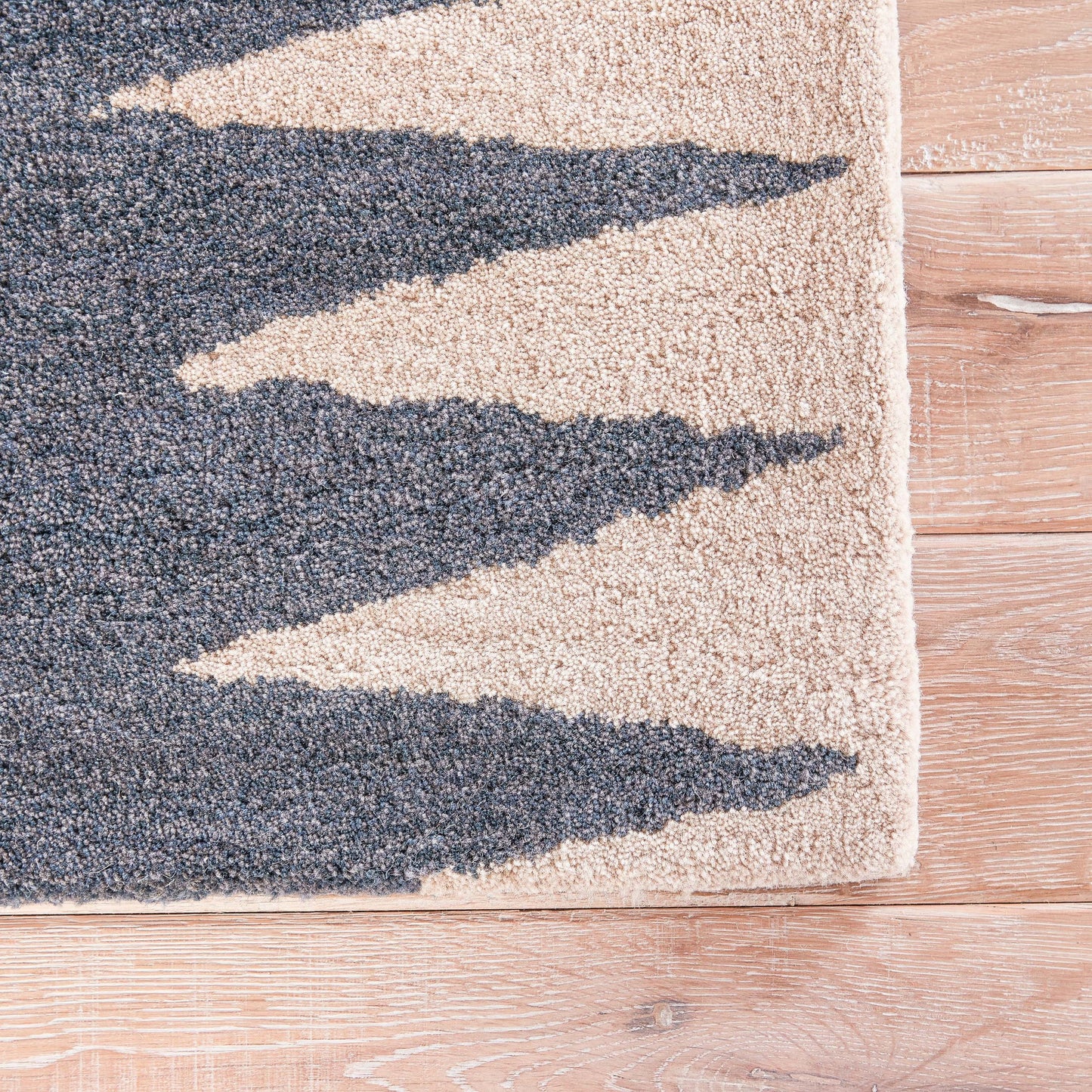 004 58009-30037,O-JAIPUR-RUG115842,O-JAIPUR-RUG116812,O-JAIPUR-RUG116813 | Closeup | En Casa by Luli Sanchez Tufted Rug by Jaipur Living in ensign blue, bijou blue. Made from 100% wool in a modern style.