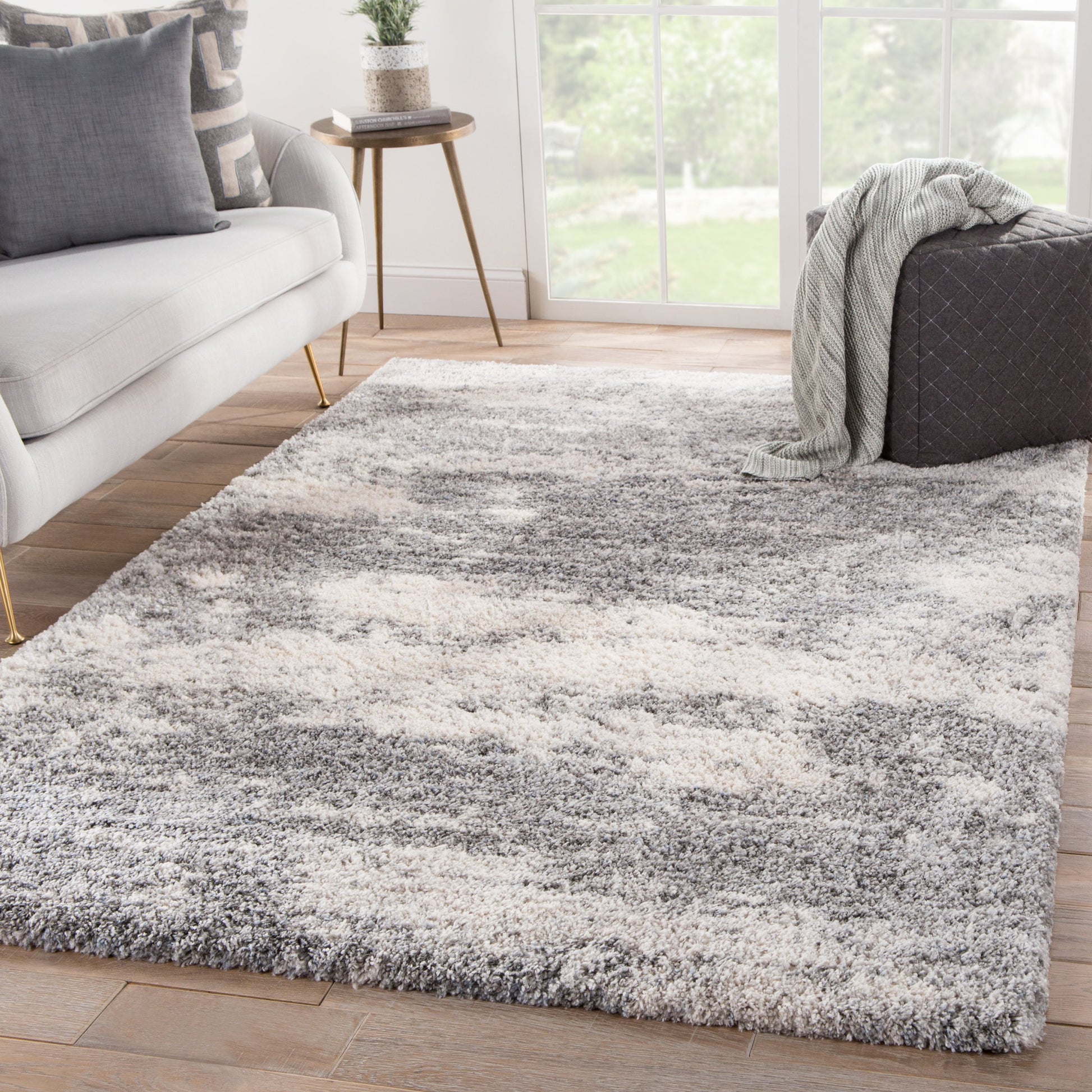 Lyra LYR02 Rug by Jaipur Living in gray, ivory. Made from 100% polypropylene in a unique style.