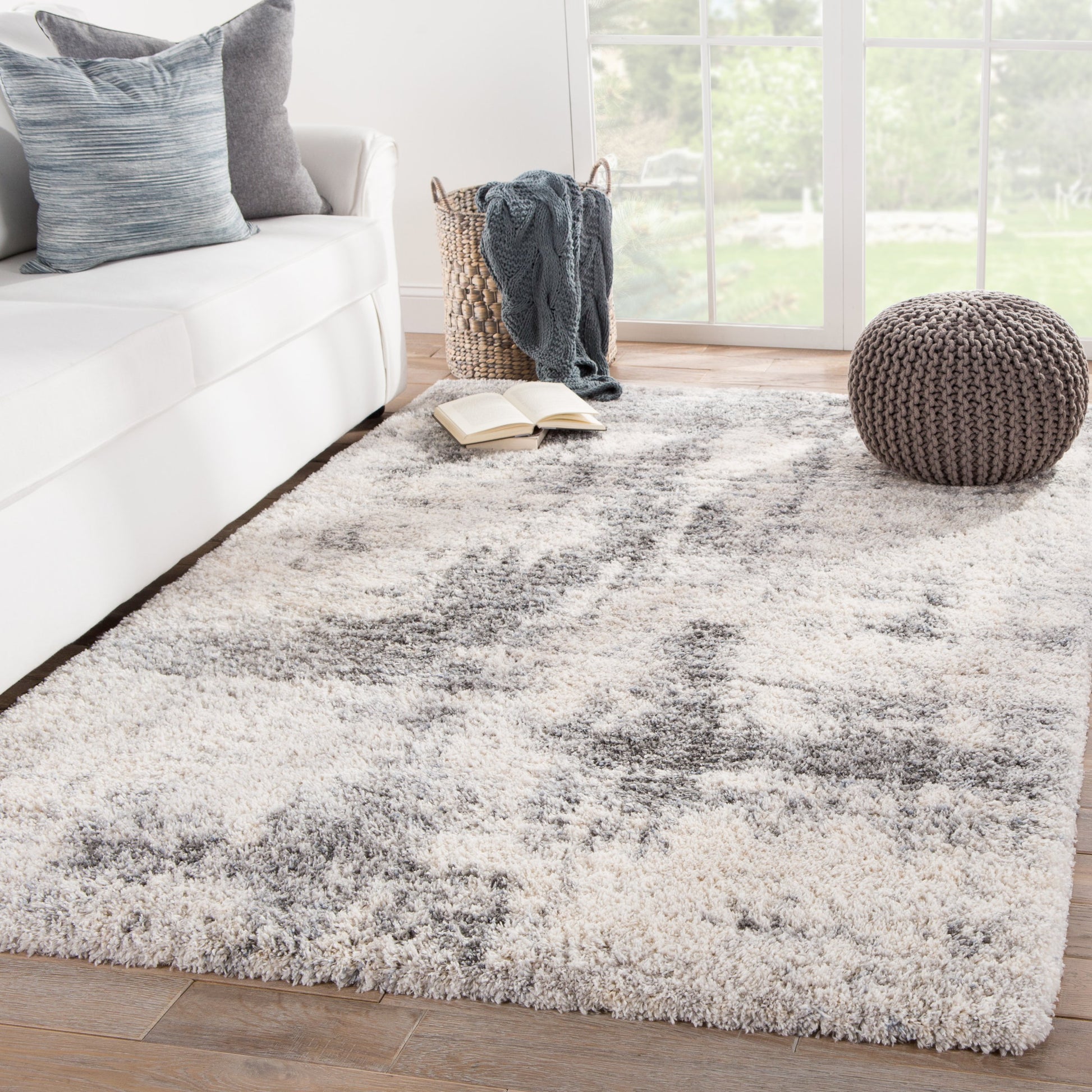 Lyra LYR04 Rug by Jaipur Living in ivory, light gray. Made from 100% polypropylene in a unique style.