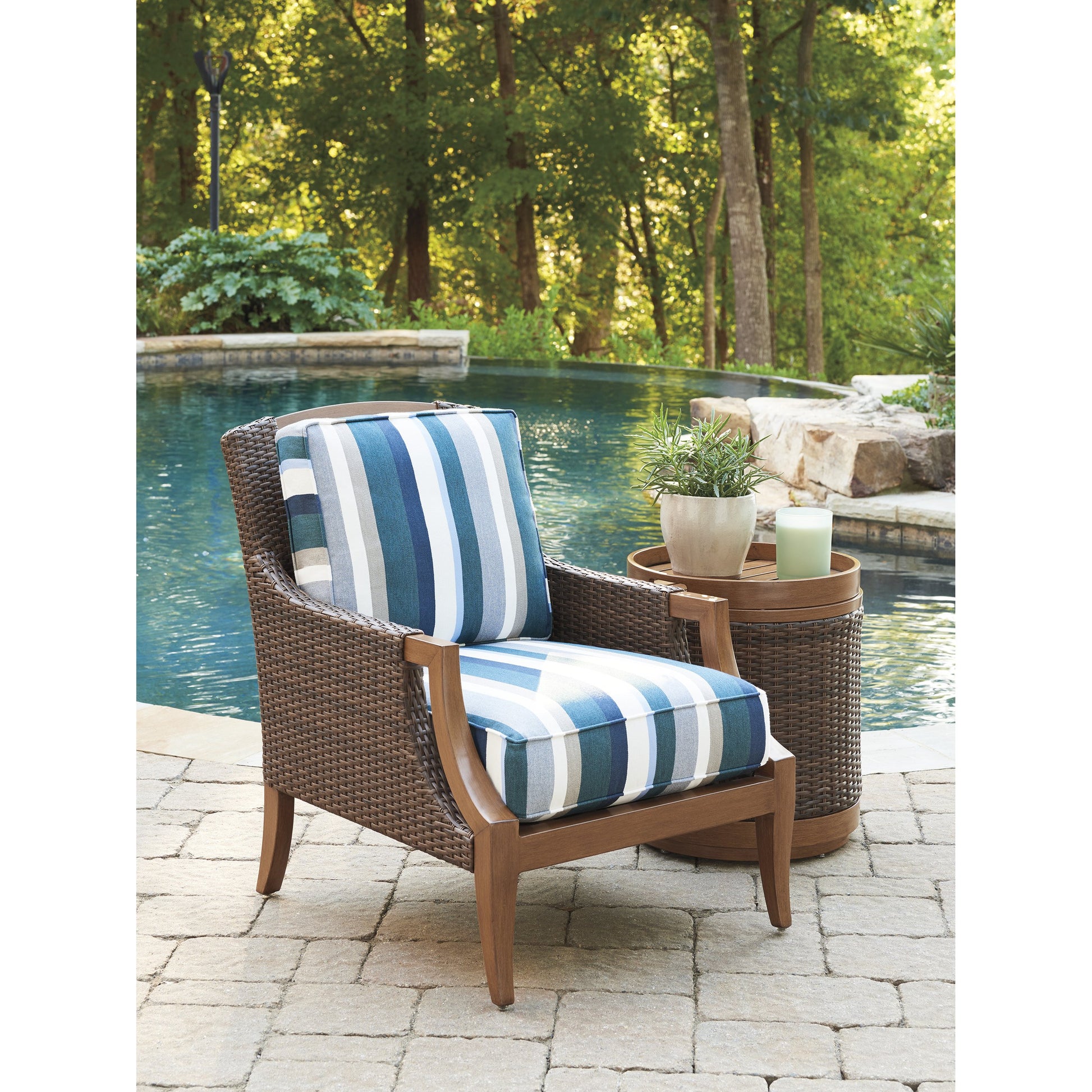 Harbor Isle by Tommy Bahama Outdoor. Made from unique in a eclectic & global style.