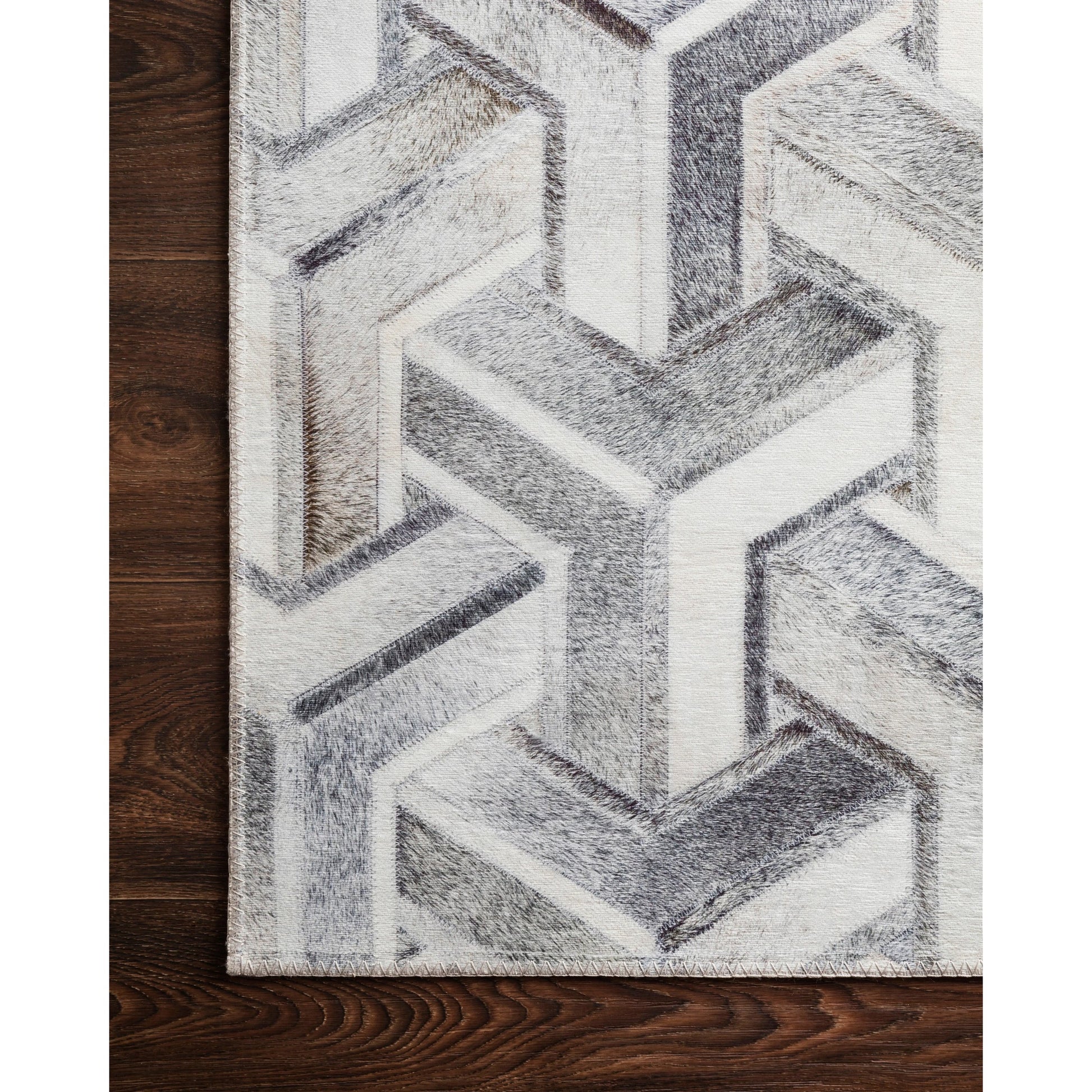 Maddox MAD-05 Rug by Loloi in silver, ivory. Made from 100% polyester in a modern style.