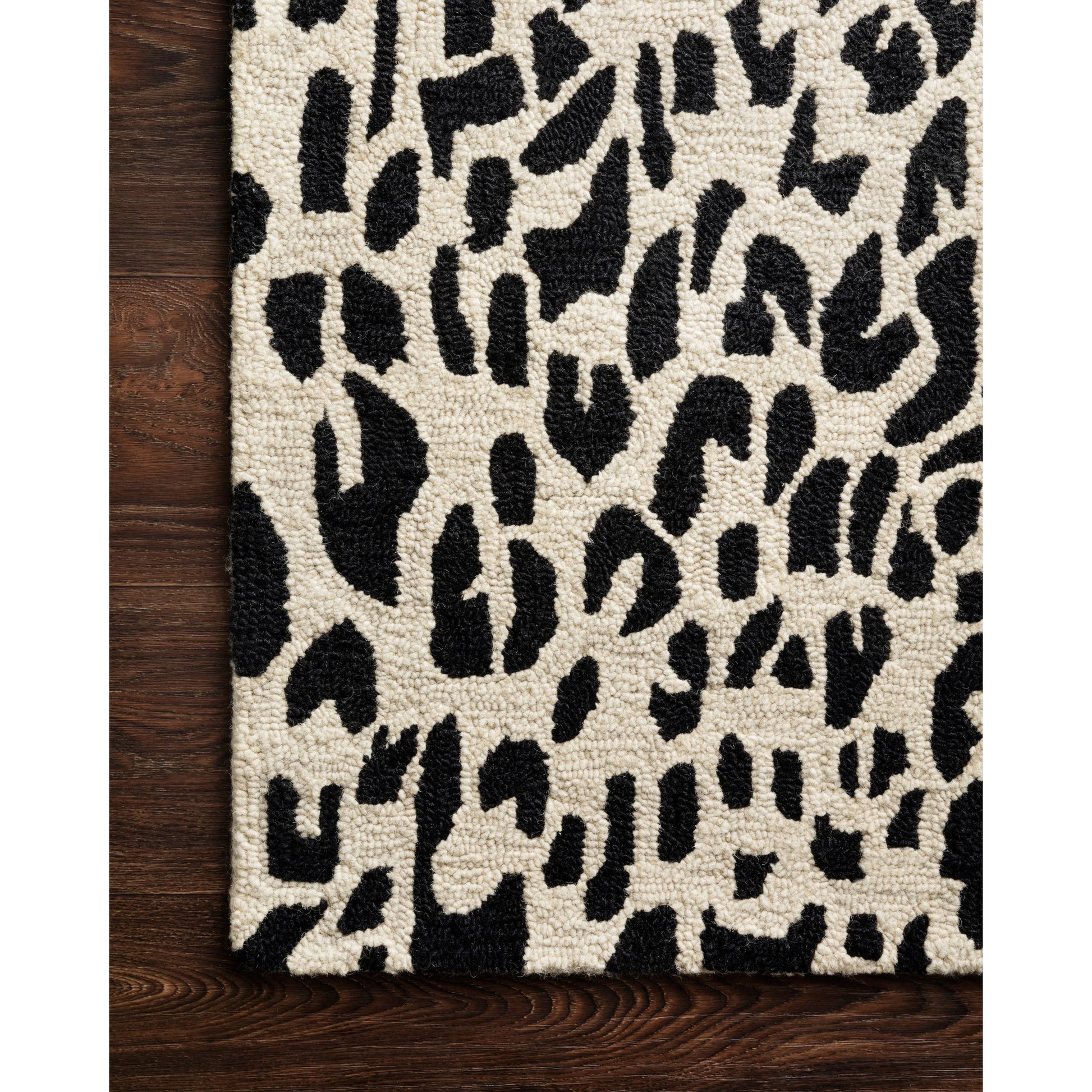 Masai MAS-02 Rug by Loloi. Made from 100% wool in a modern style.