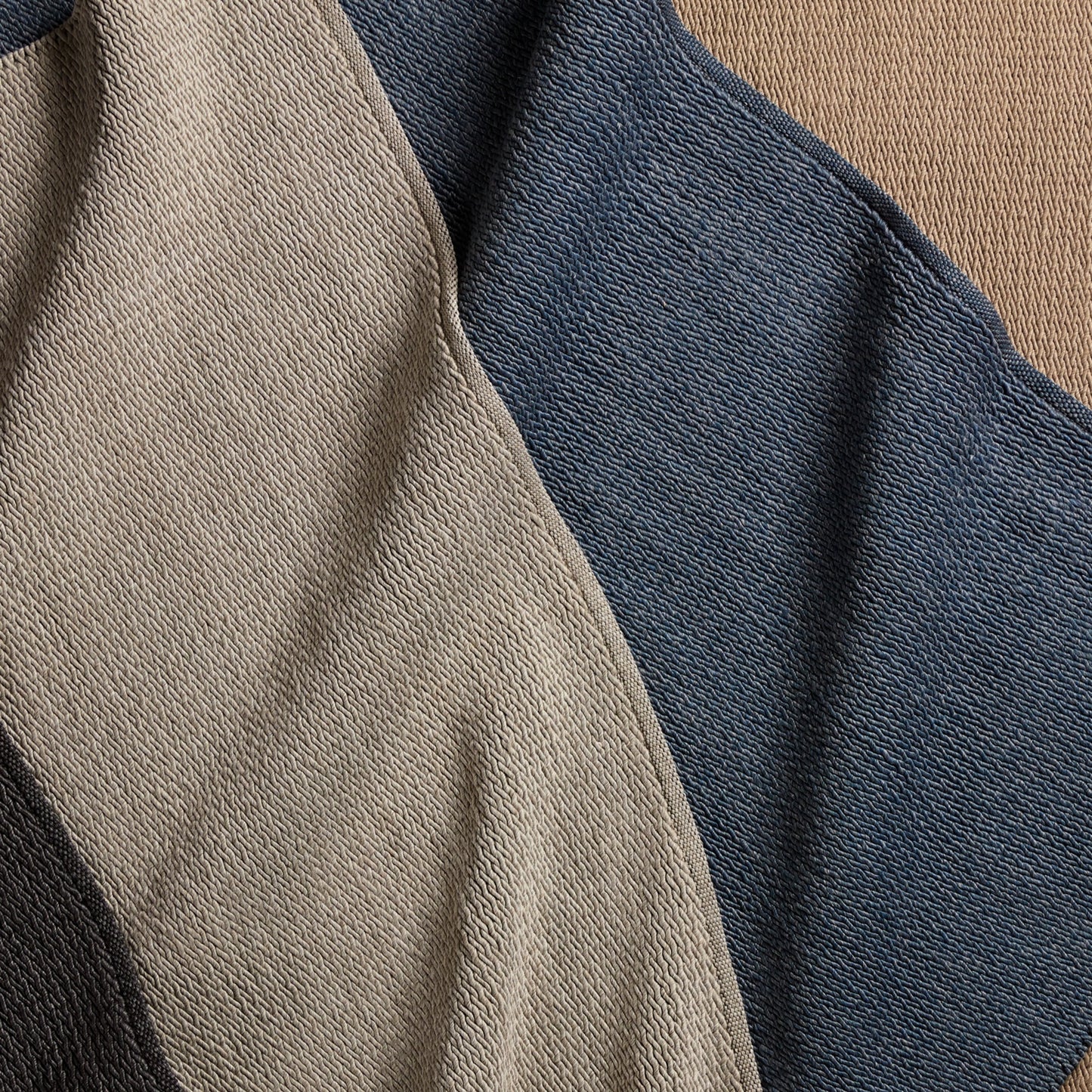 005 SI-1973616,SI-1973617 | Closeup | Maverick MAV09 Rug by Jaipur Living in taupe. Made from 70% polypropylene 30% polyester in a unique style.