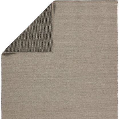 Maverick MAV10 Rug by Jaipur Living in light gray. Made from 70% polypropylene 30% polyester in a unique style.