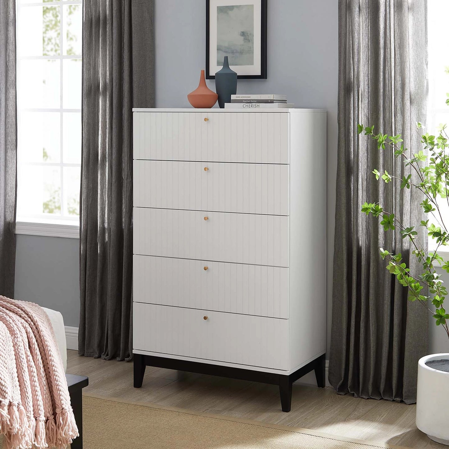 013 SI-1932010 | Lifestyle | Day Chest by Evans & Londeen in white. Made from mdf board, rubberwood in a modern style.