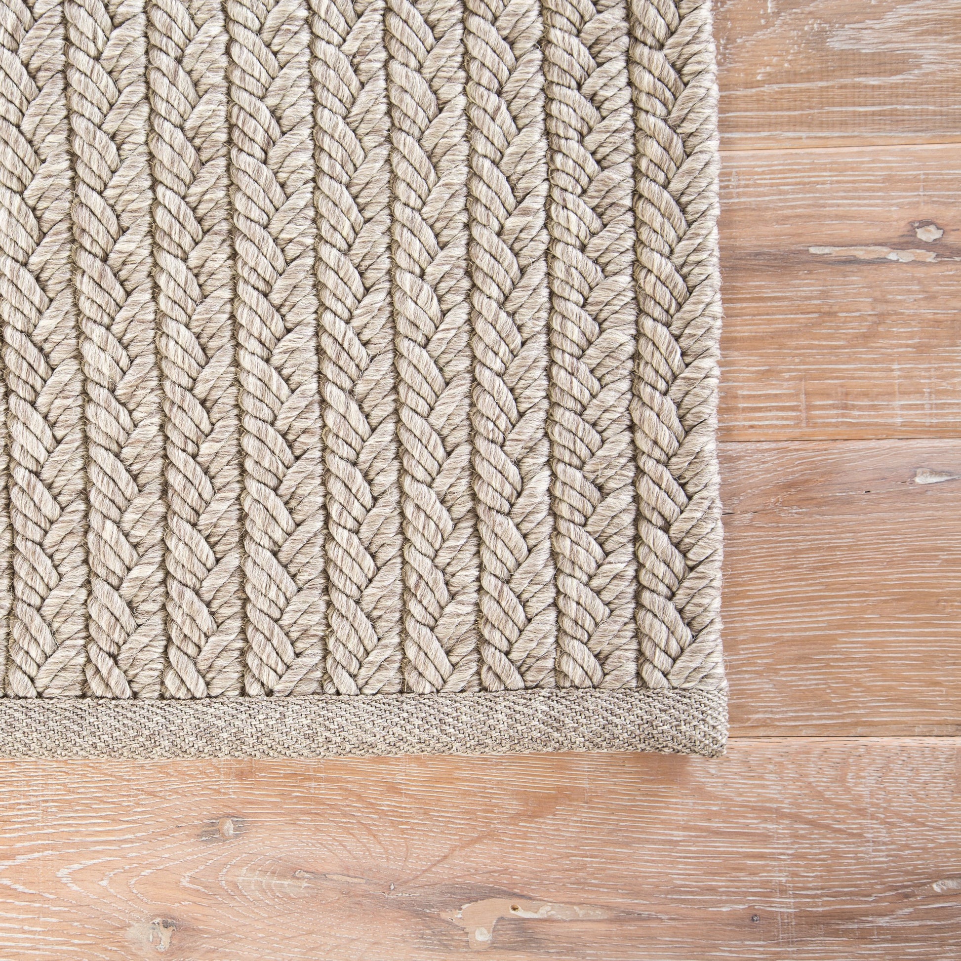 Iver Rug by Jaipur Living. Made from 50% polypropylene, 25% viscose, 25% polyester in a unique style.