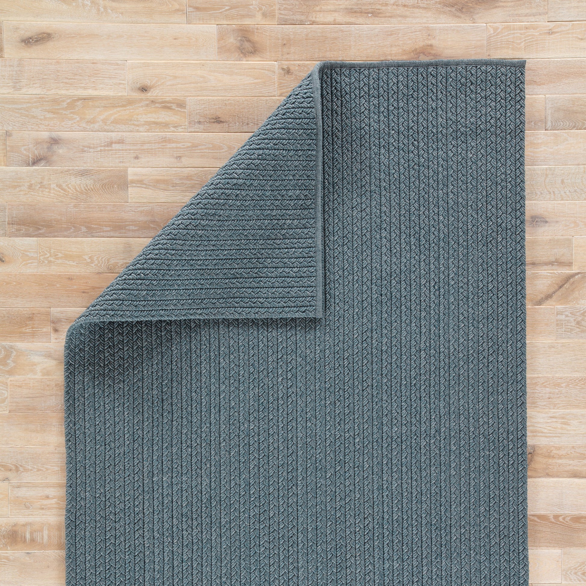 Iver Rug by Jaipur Living. Made from 50% polypropylene, 25% viscose, 25% polyester in a unique style.