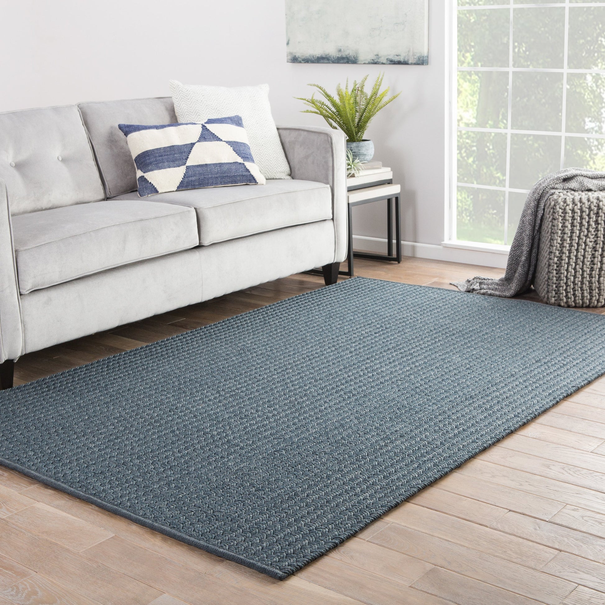 Iver Rug by Jaipur Living. Made from 50% polypropylene, 25% viscose, 25% polyester in a unique style.