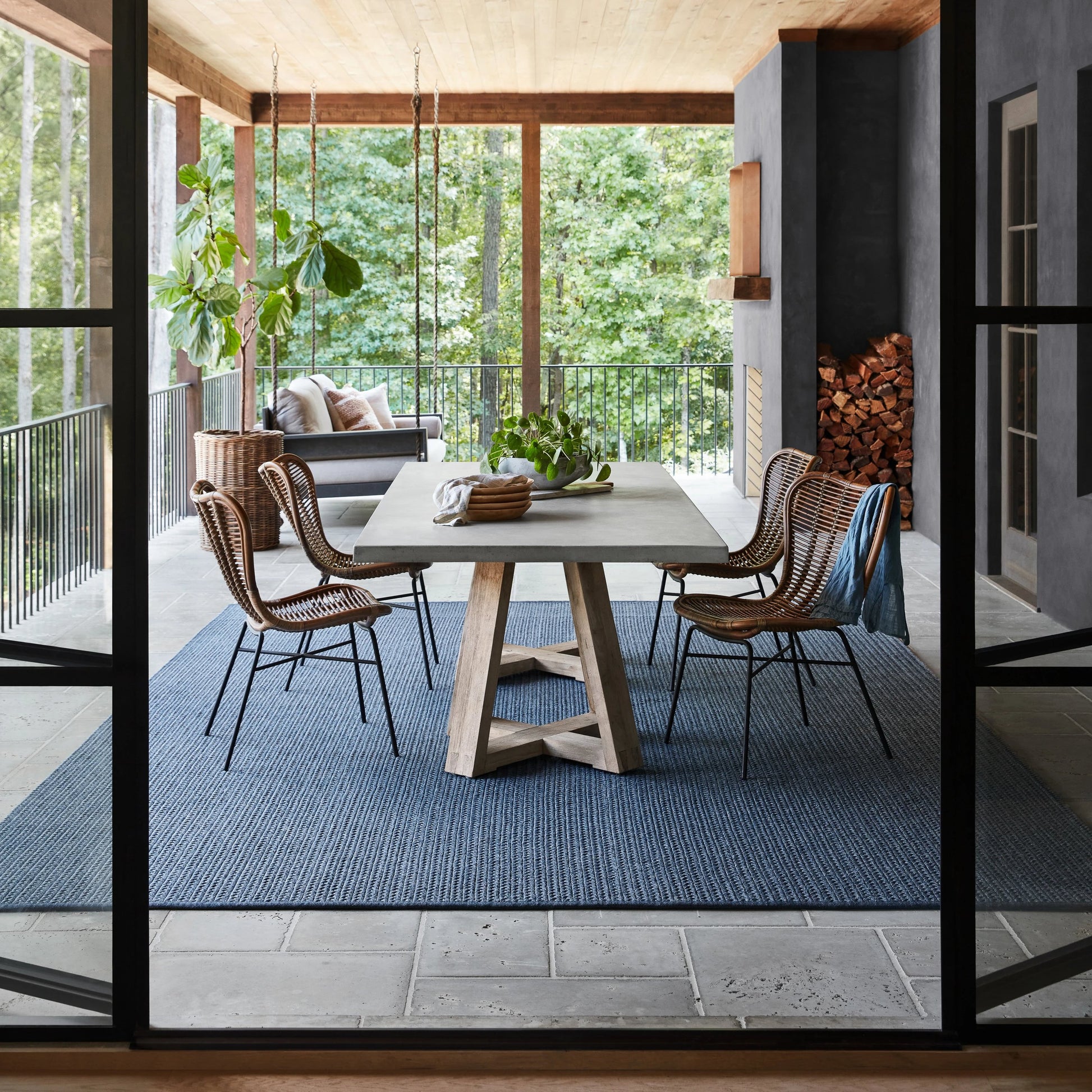 Iver Rug by Jaipur Living. Made from 50% polypropylene, 25% viscose, 25% polyester in a unique style.