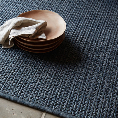 Iver Rug by Jaipur Living. Made from 50% polypropylene, 25% viscose, 25% polyester in a unique style.