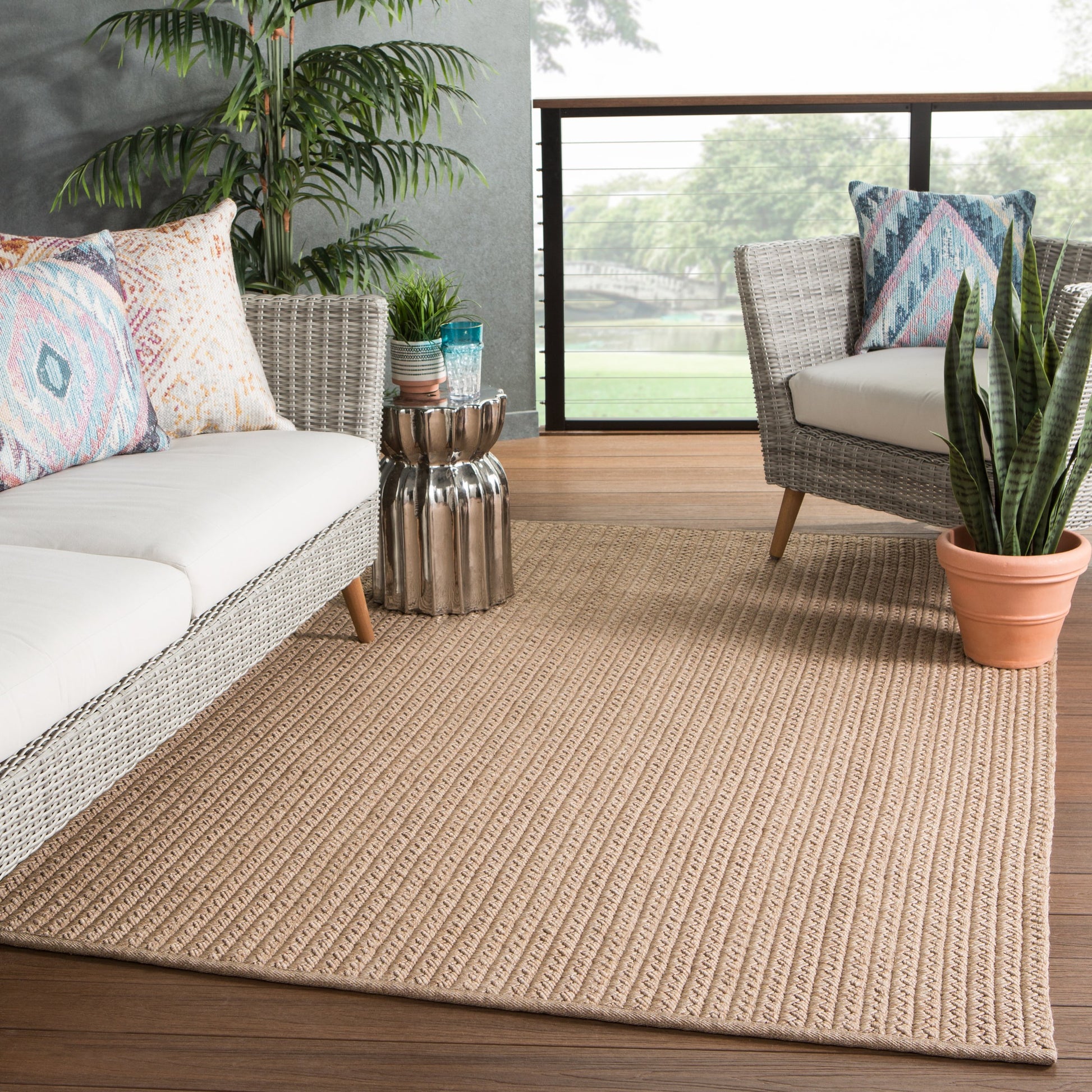 Iver Rug by Jaipur Living. Made from 50% polypropylene, 25% viscose, 25% polyester in a unique style.