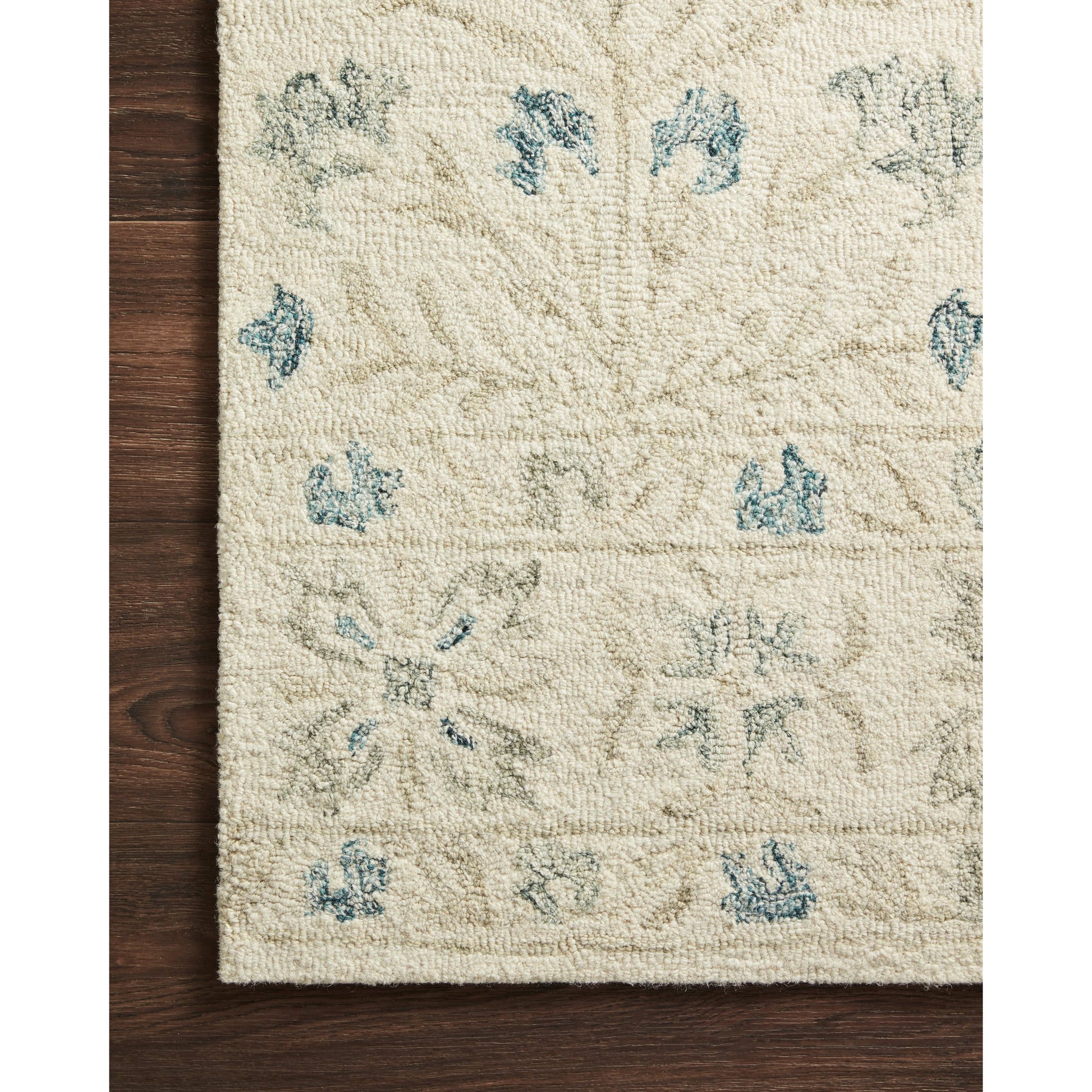 Norabel Penelope Rug by Loloi. Made from 100% wool in a transitional style.
