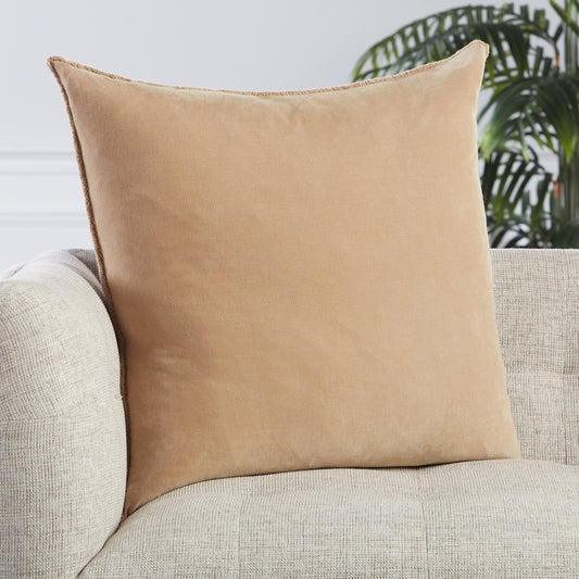 Nouveau NOU16 Pillow by Jaipur Living. Made from 100% cotton in a traditional style.