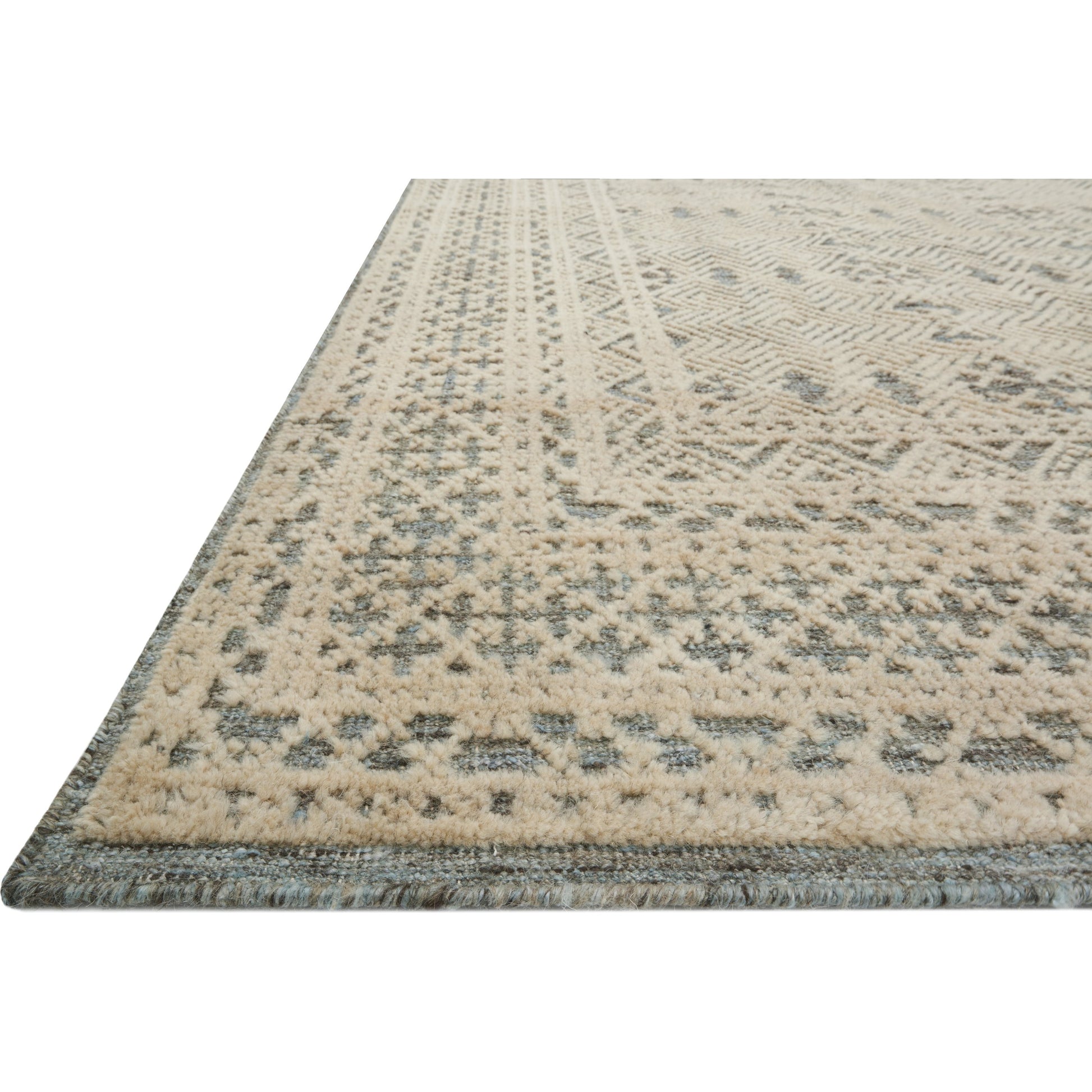 Origin Rug by Loloi. Made from wool, viscose from bamboo in a transitional style.