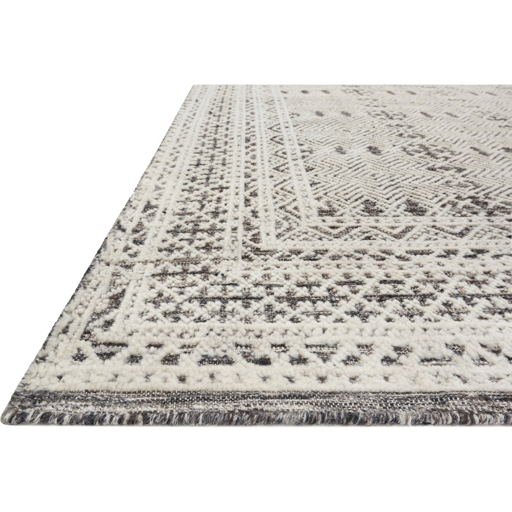 Origin Rug by Loloi. Made from wool, viscose from bamboo in a transitional style.
