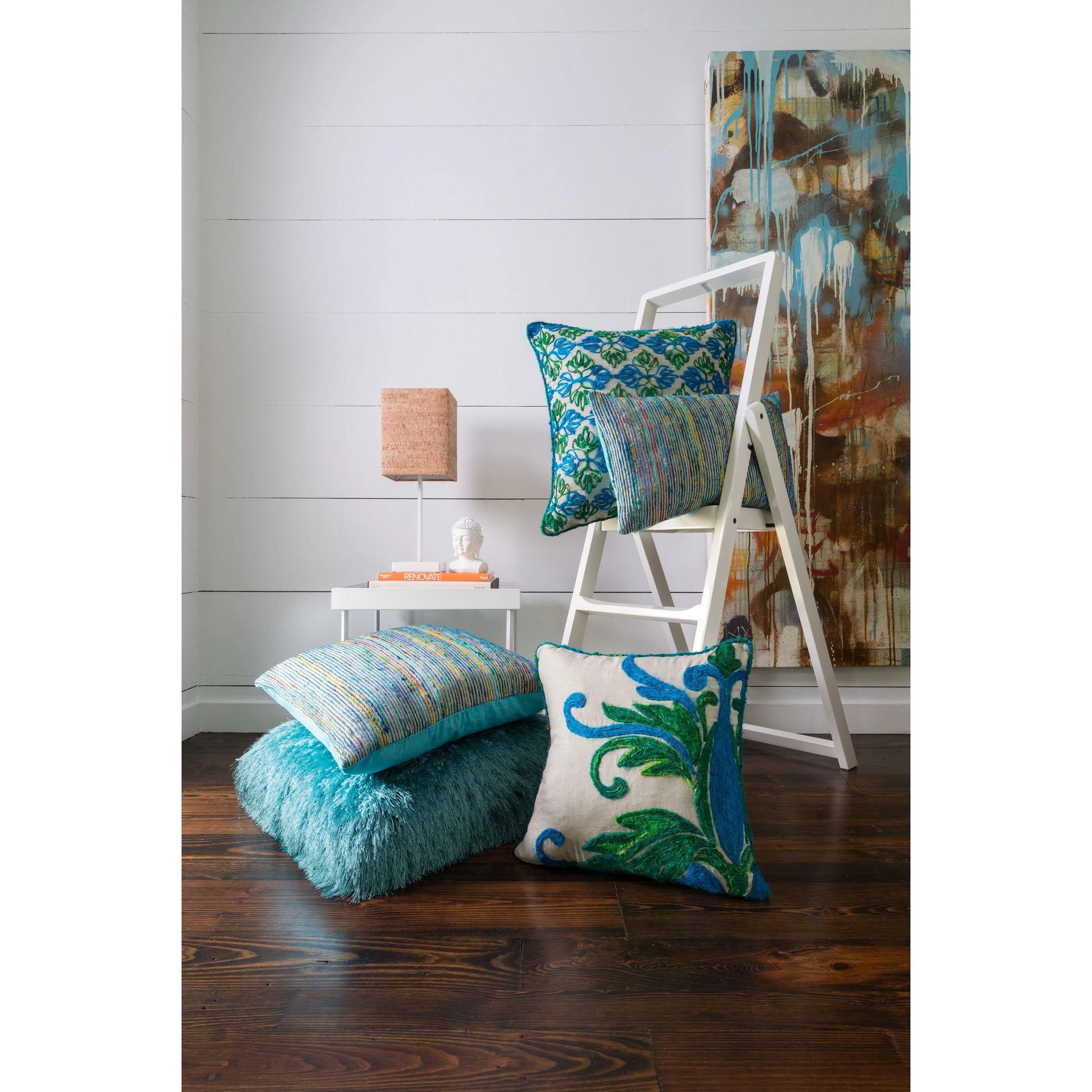 P0242 Pillow by Loloi. Made from 60% cotton, 40% silk in a traditional style.