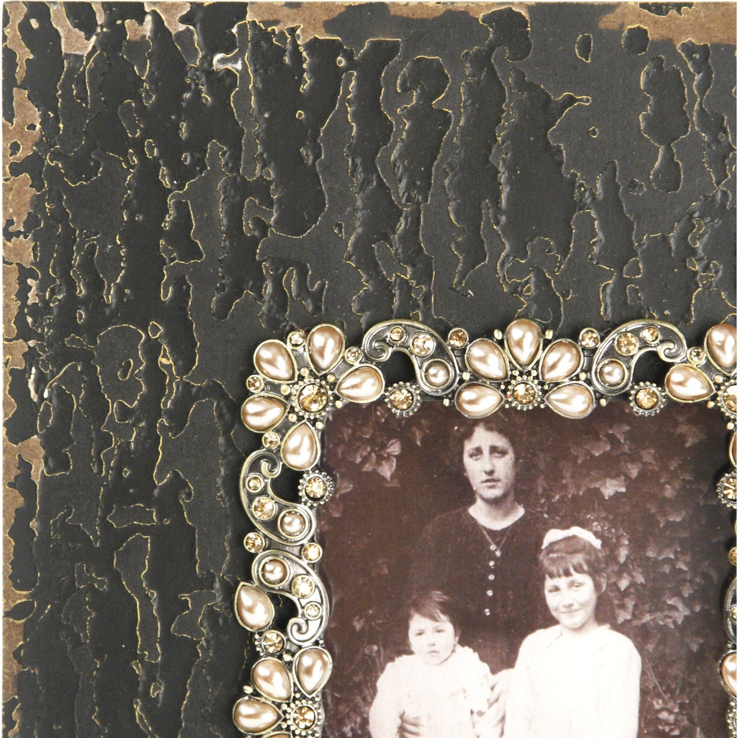 007 S-338555 | Closeup | Wooden Photo Frame by Zentique in mdf. Made from mdf in a cottage & farmhouse style.