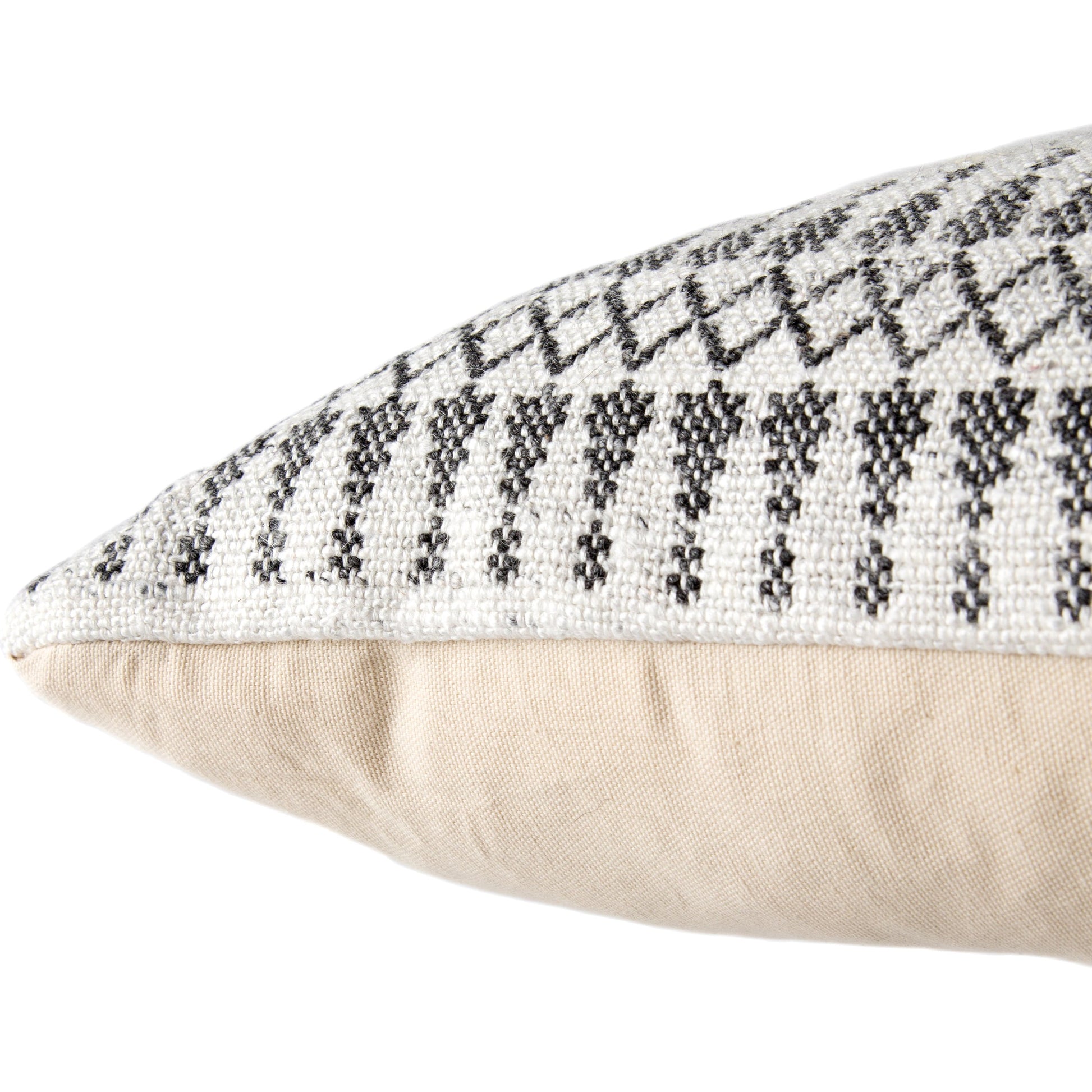 Peykan PEY02 Pillow by Jaipur Living in gray, ivory. Made from 100% viscose in a eclectic & global style.