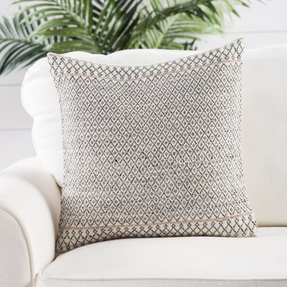 Peykan PEY03 Pillow by Jaipur Living in ivory, dark gray. Made from 90% viscose, 10% wool in a eclectic & global style.