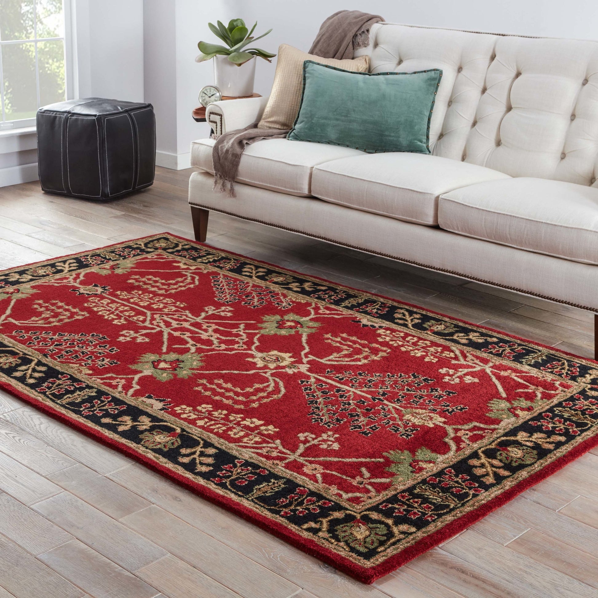 Poeme PM51 Rug by Jaipur Living. Made from 100% handspun wool in a traditional style.