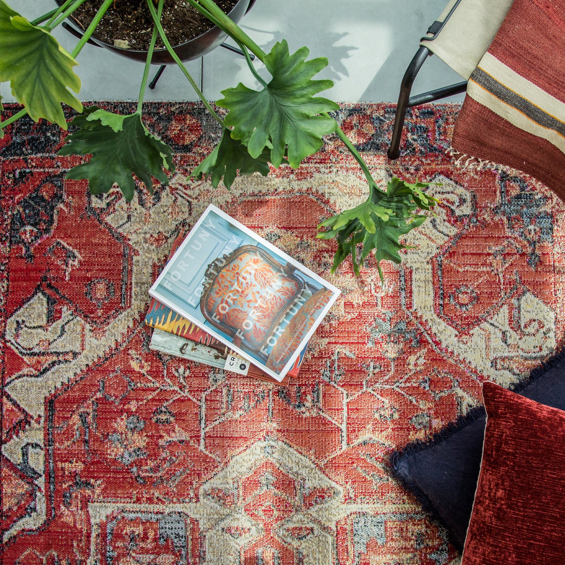 Polaris POL06 Indoor/Outdoor Rug by Jaipur Living in red, blue. Made from 100% polypropylene in a unique style.