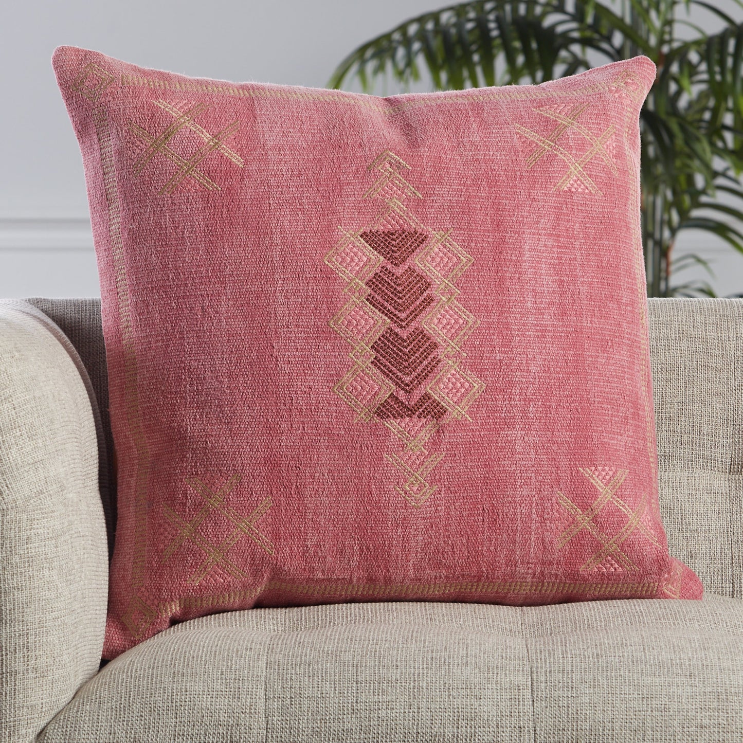 004 SR-861814,SR-861815 | Lifestyle | Puebla Shazi Pillow by Jaipur Living in pink, tan. Made from 100% cotton in a eclectic & global style.
