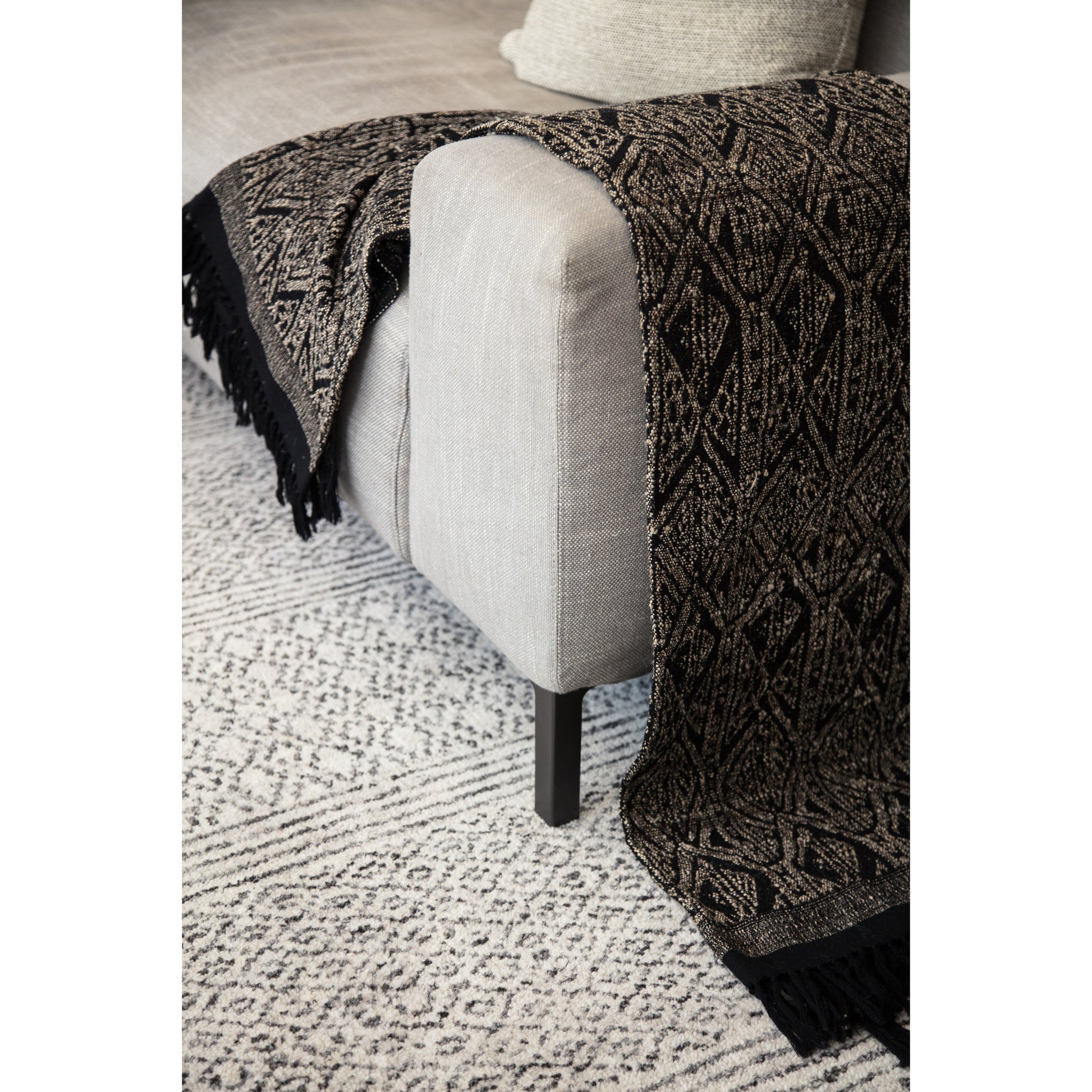 Rize RIZ02 Rug by Jaipur Living in ivory. Made from 100% wool in a unique style.